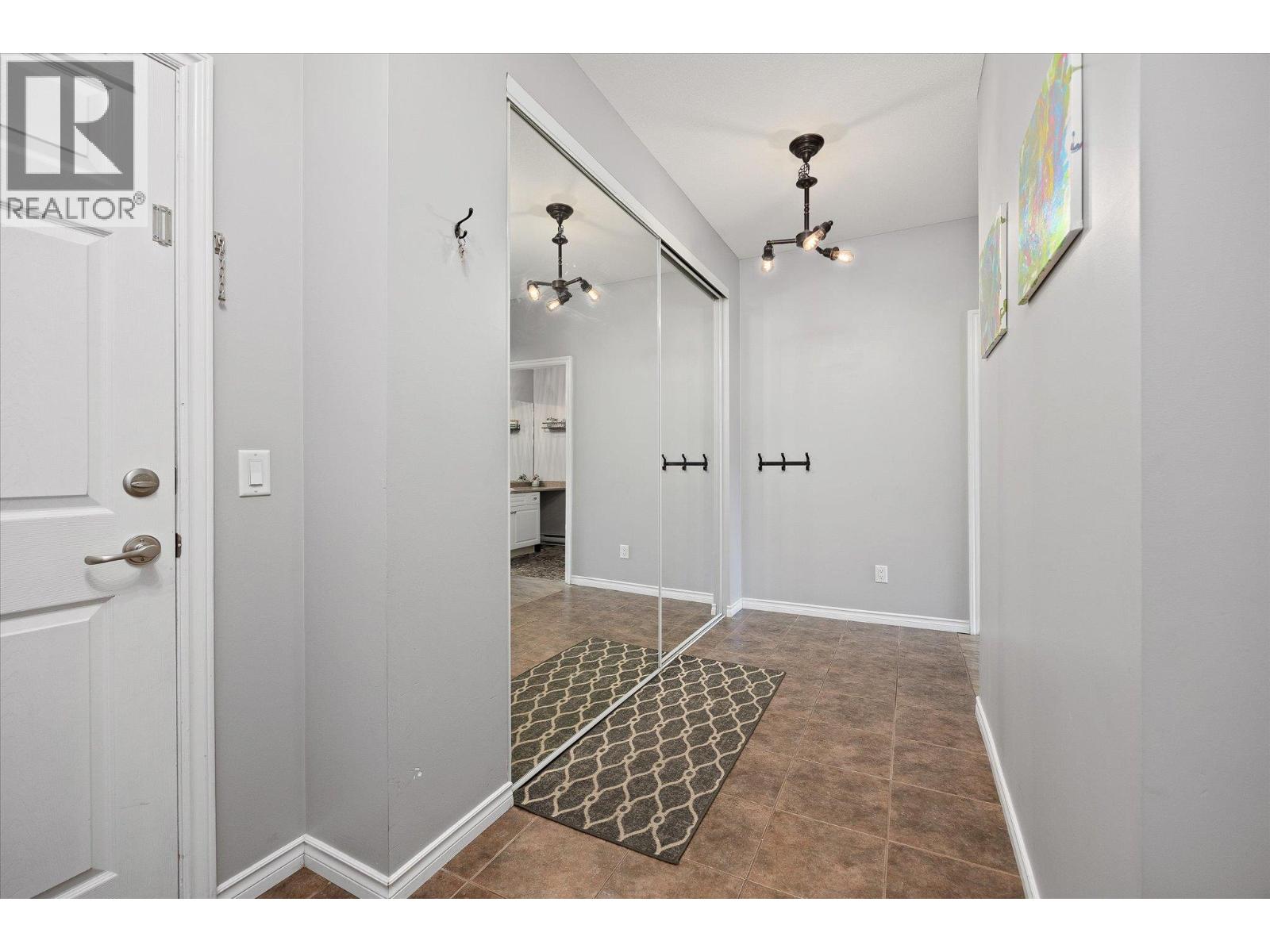 1125 Bernard Avenue Unit# 204, Kelowna, British Columbia  V1Y 6R3 - Photo 5 - 10377341