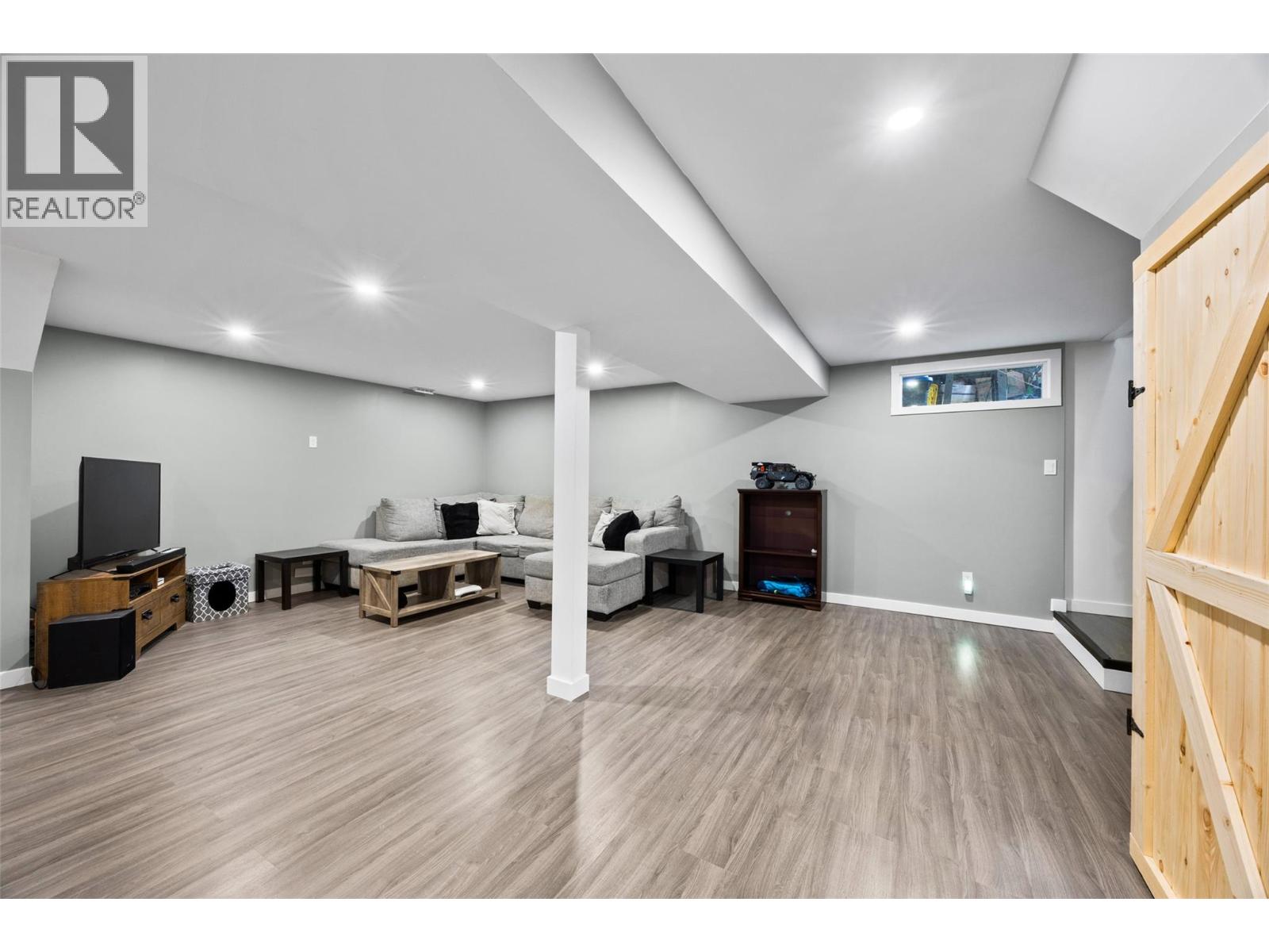 881 Pembroke Avenue, Kamloops, British Columbia  V2B 1Z2 - Photo 14 - 10377403