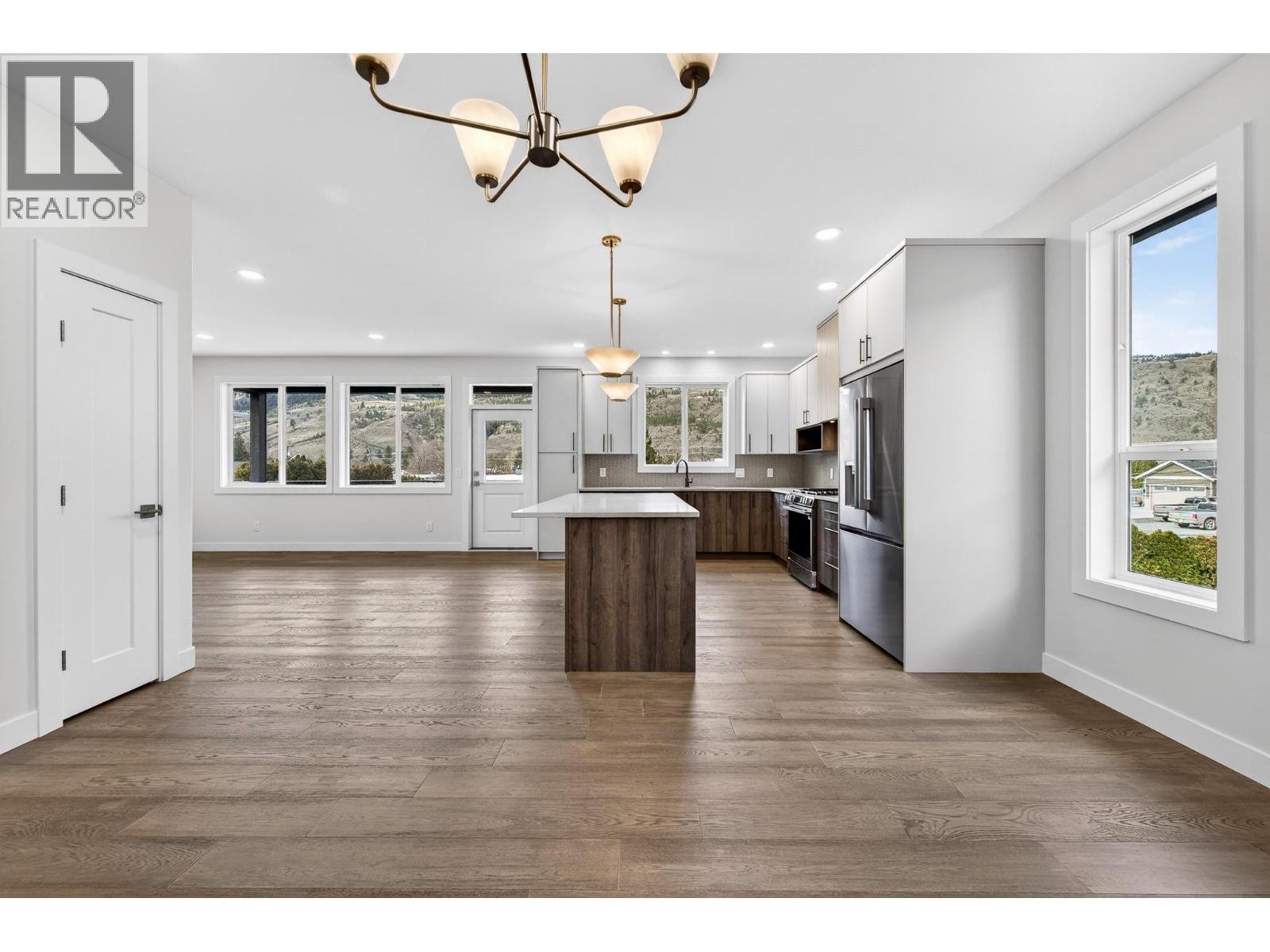 3224 Bank Road, Kamloops, British Columbia  V2B 6Z7 - Photo 8 - 10377455