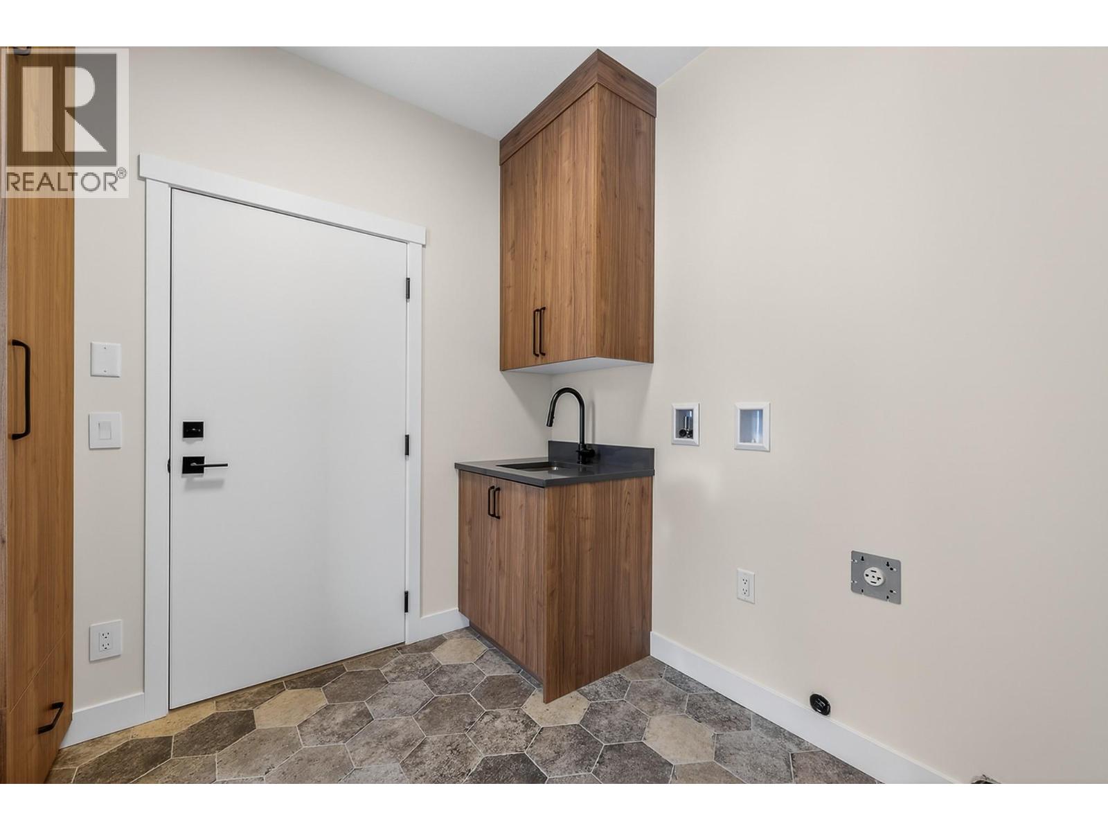 2140 Linfield Drive, Kamloops, British Columbia  V1S 0G3 - Photo 12 - 10377462