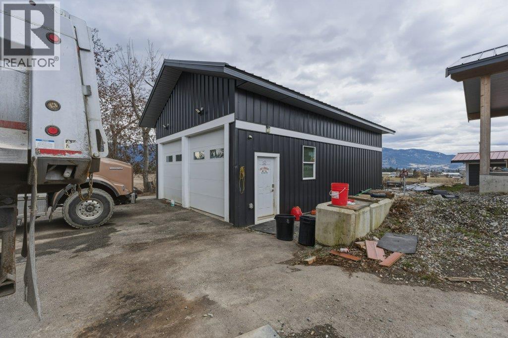 4370 Round Prairie Road, Spallumcheen, British Columbia  V0E 2B4 - Photo 16 - 10377394