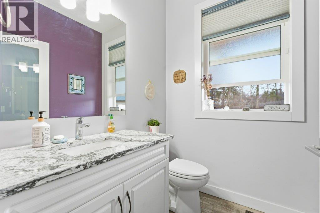 4370 Round Prairie Road, Spallumcheen, British Columbia  V0E 2B4 - Photo 8 - 10377394