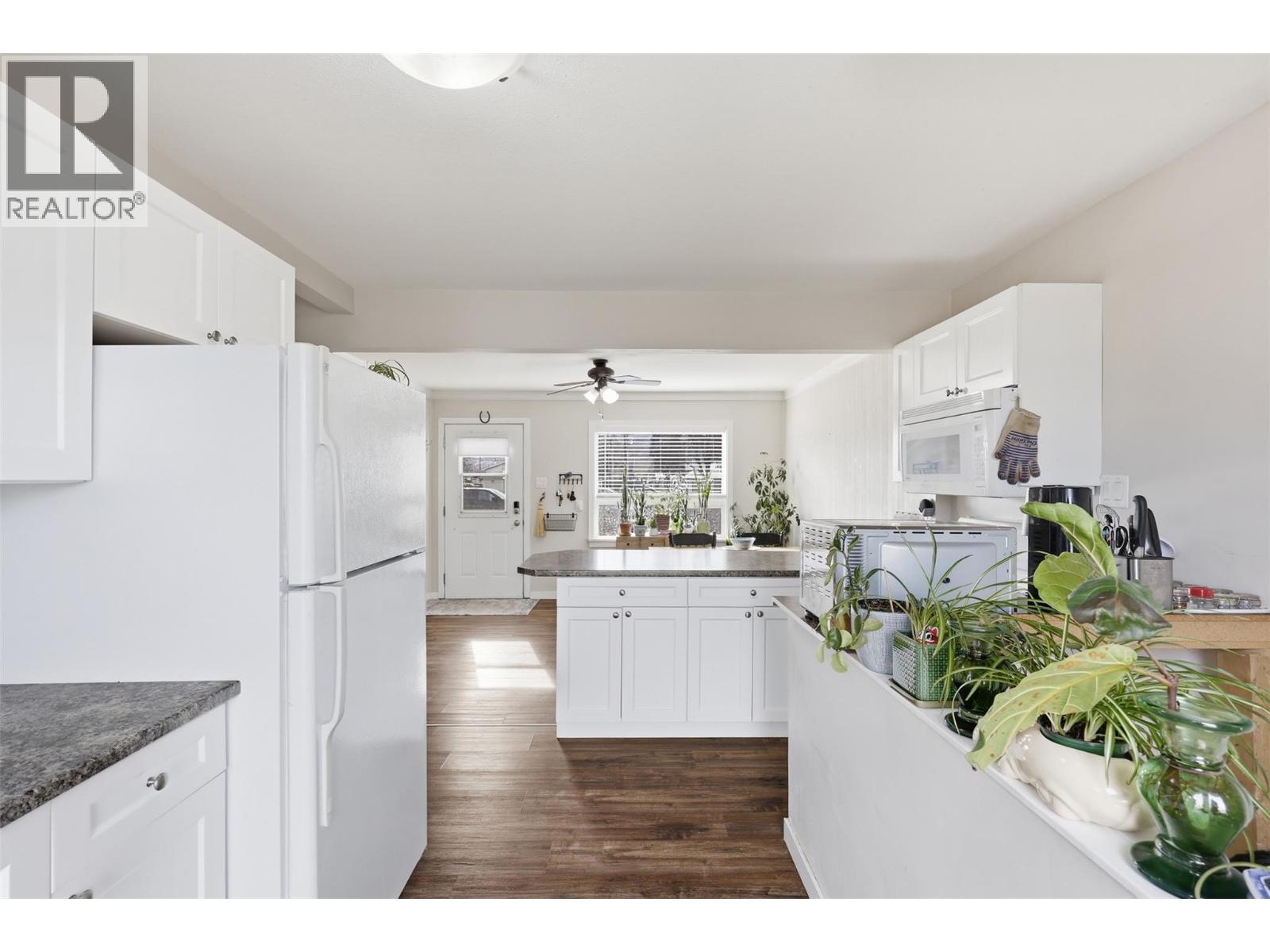 1066 Westminster Avenue, Kamloops, British Columbia  V2B 1P2 - Photo 12 - 10377196