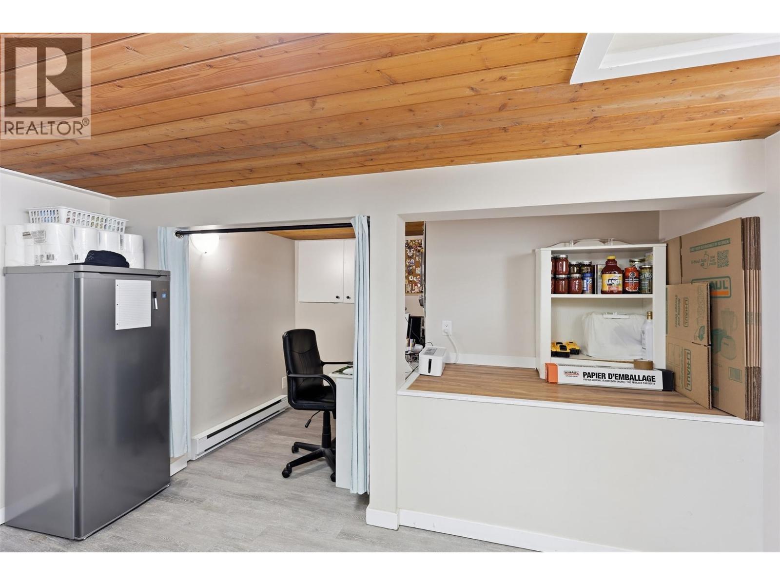 1066 Westminster Avenue, Kamloops, British Columbia  V2B 1P2 - Photo 28 - 10377196