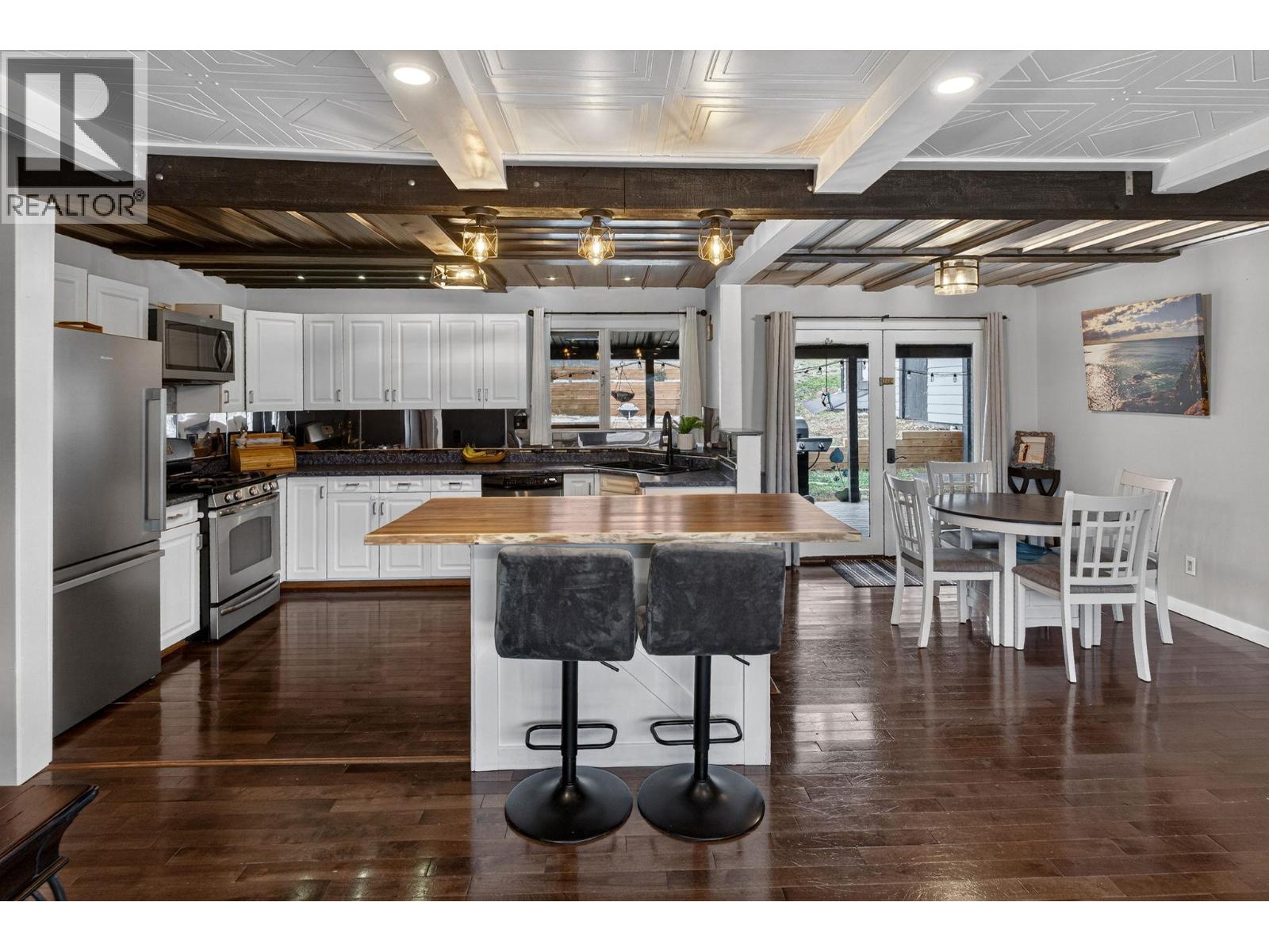 9803 Venables Drive, Coldstream, British Columbia  V1B 2K1 - Photo 15 - 10376732