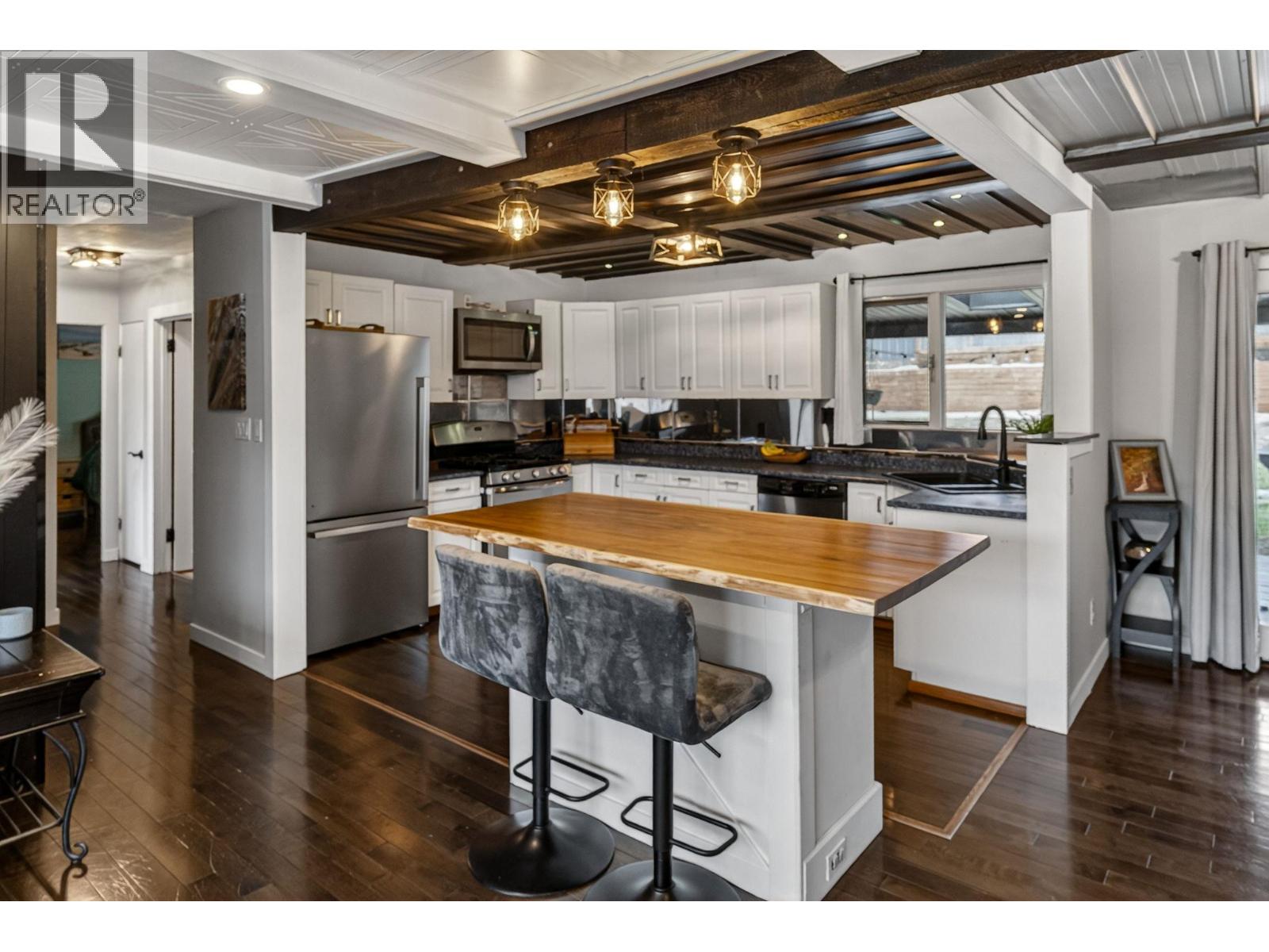 9803 Venables Drive, Coldstream, British Columbia  V1B 2K1 - Photo 17 - 10376732