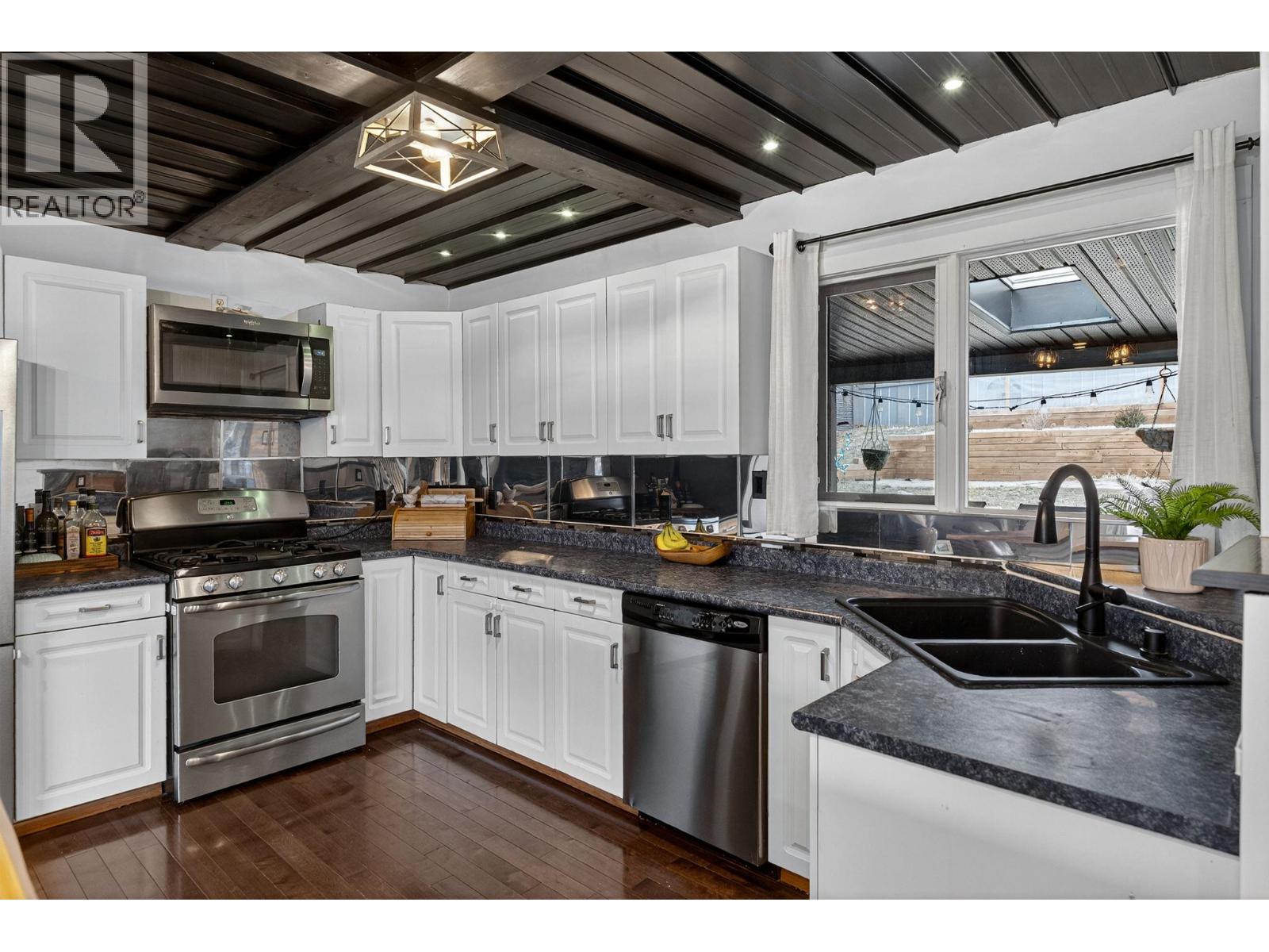 9803 Venables Drive, Coldstream, British Columbia  V1B 2K1 - Photo 19 - 10376732