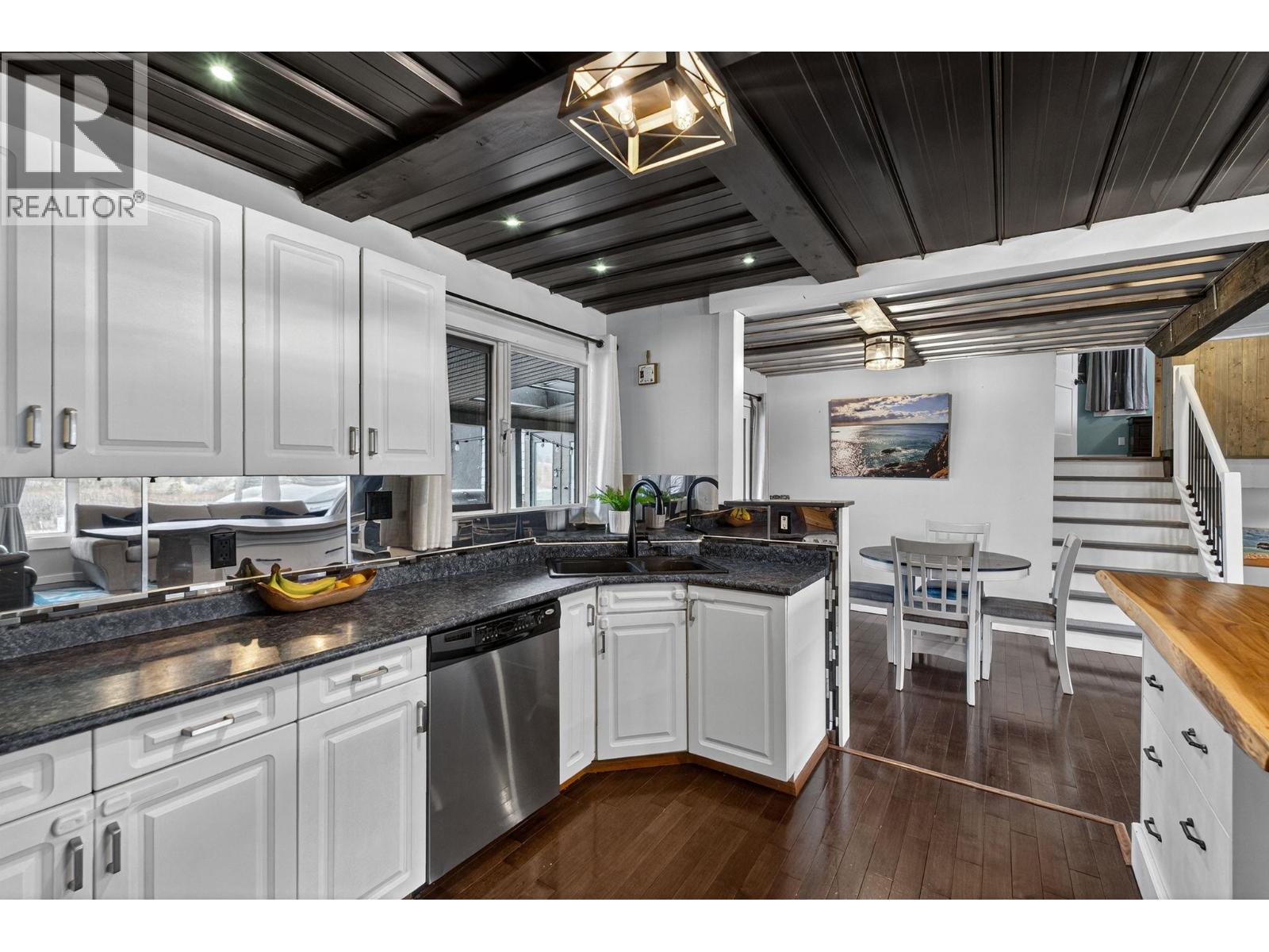 9803 Venables Drive, Coldstream, British Columbia  V1B 2K1 - Photo 21 - 10376732