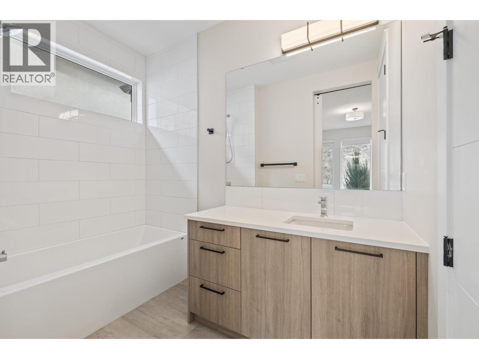 2021 Spyglass Way, West Kelowna, British Columbia  V1Z 4B6 - Photo 17 - 10376473