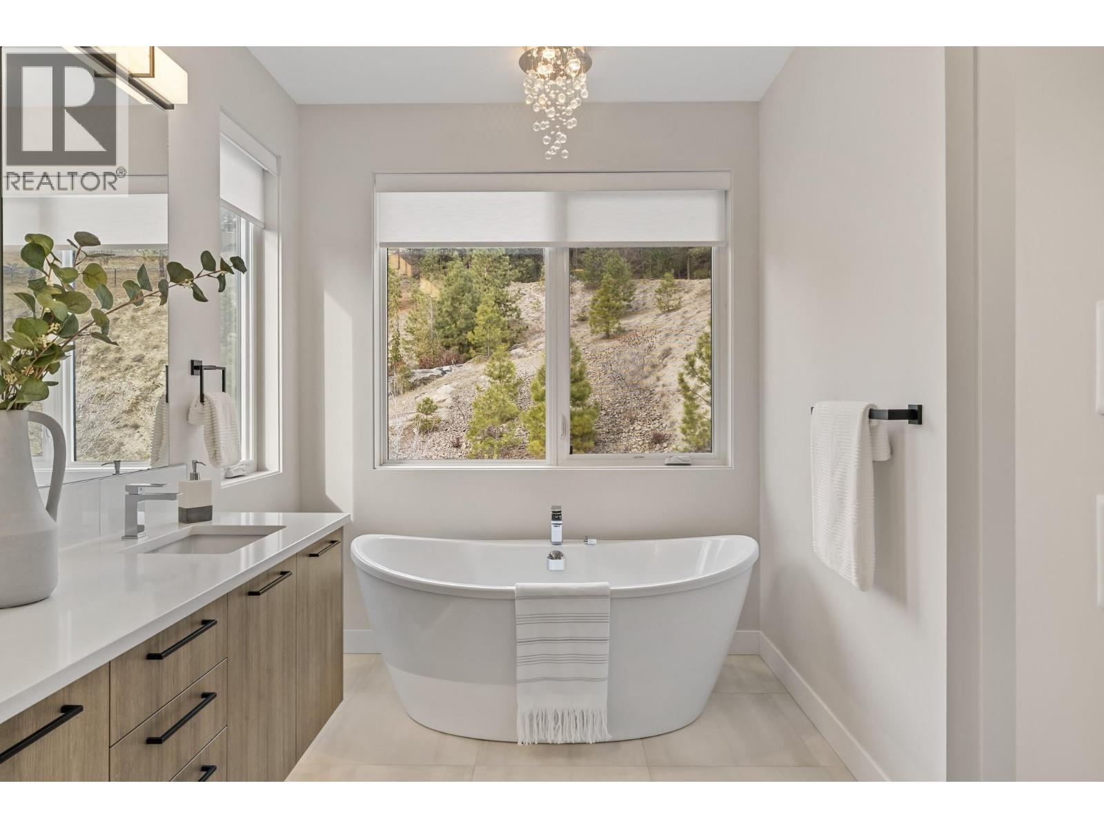 2021 Spyglass Way, West Kelowna, British Columbia  V1Z 4B6 - Photo 29 - 10376473