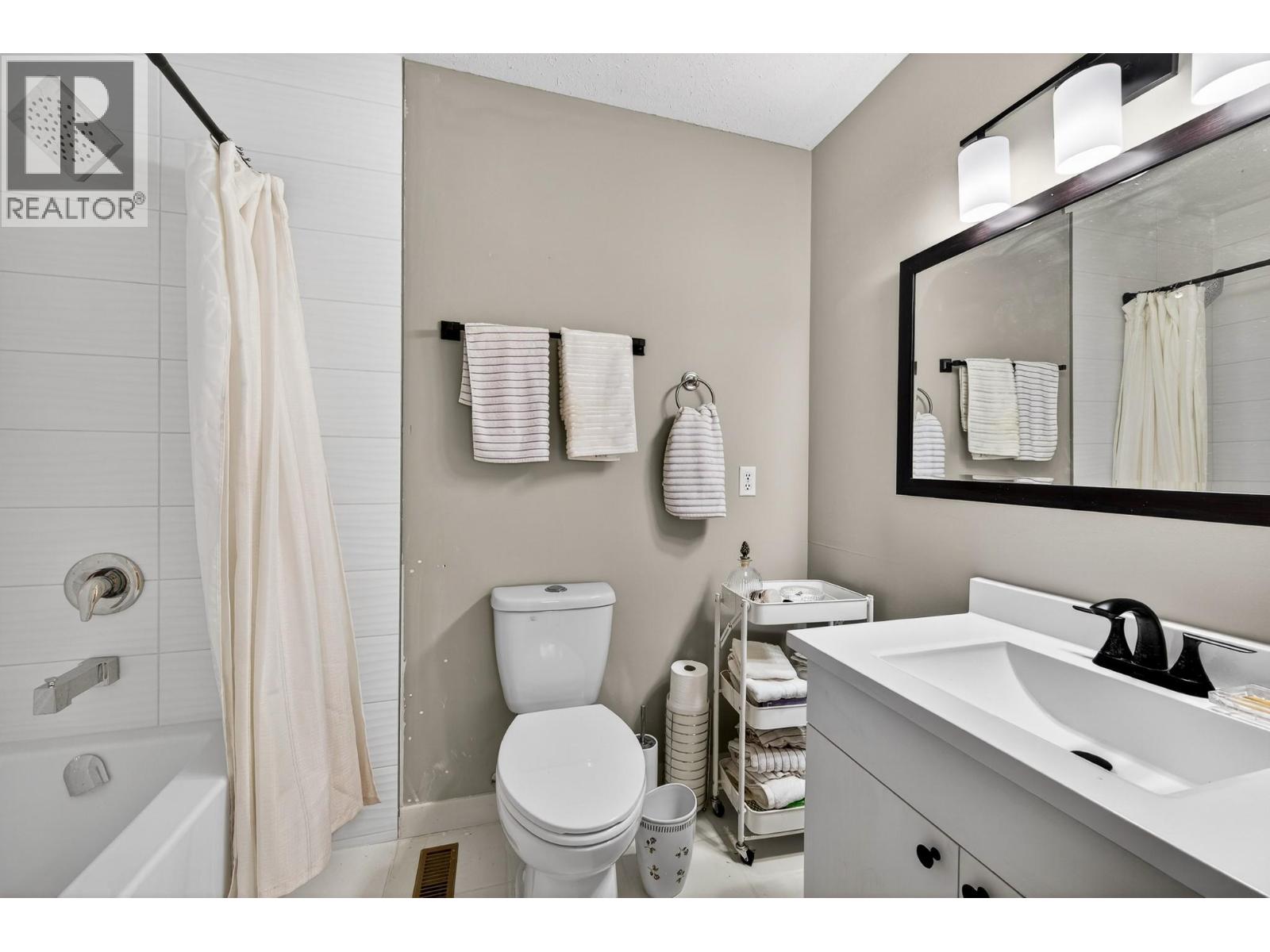 1750 Pacific Way Way Unit# 43, Kamloops, British Columbia  V2E 2K8 - Photo 15 - 10377225