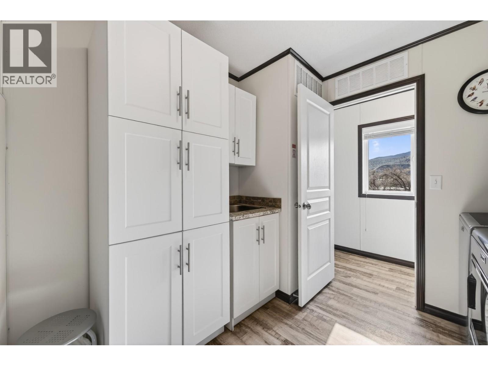 3197 Shuswap Road, Kamloops, British Columbia  V2H 1T1 - Photo 72 - 10376862