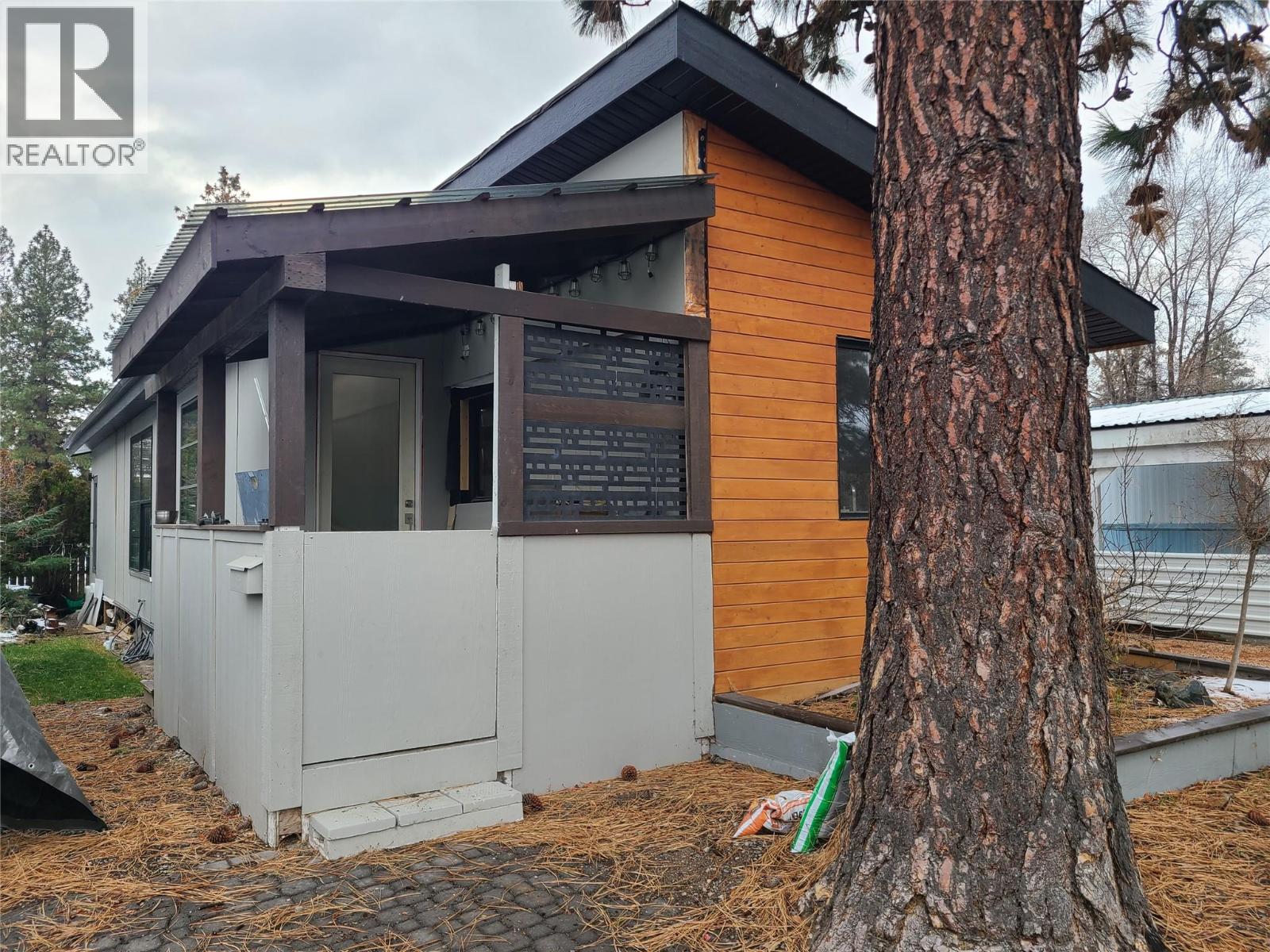 1999 Highway 97s Unit# 14, Kelowna, British Columbia  V1Z 1B2 - Photo 2 - 10377476