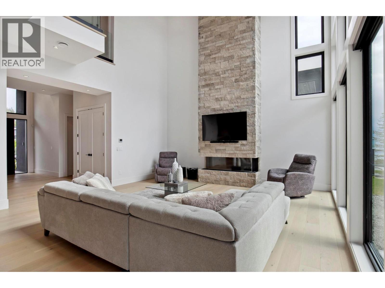 1561 Cabernet Court, West Kelowna, British Columbia  V4T 3B5 - Photo 4 - 10377481