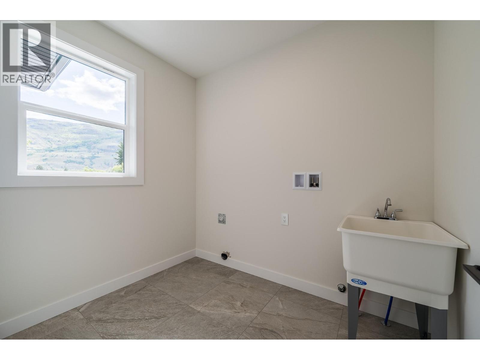 3228 Bank Road, Kamloops, British Columbia  V2B 6Z7 - Photo 17 - 10377415