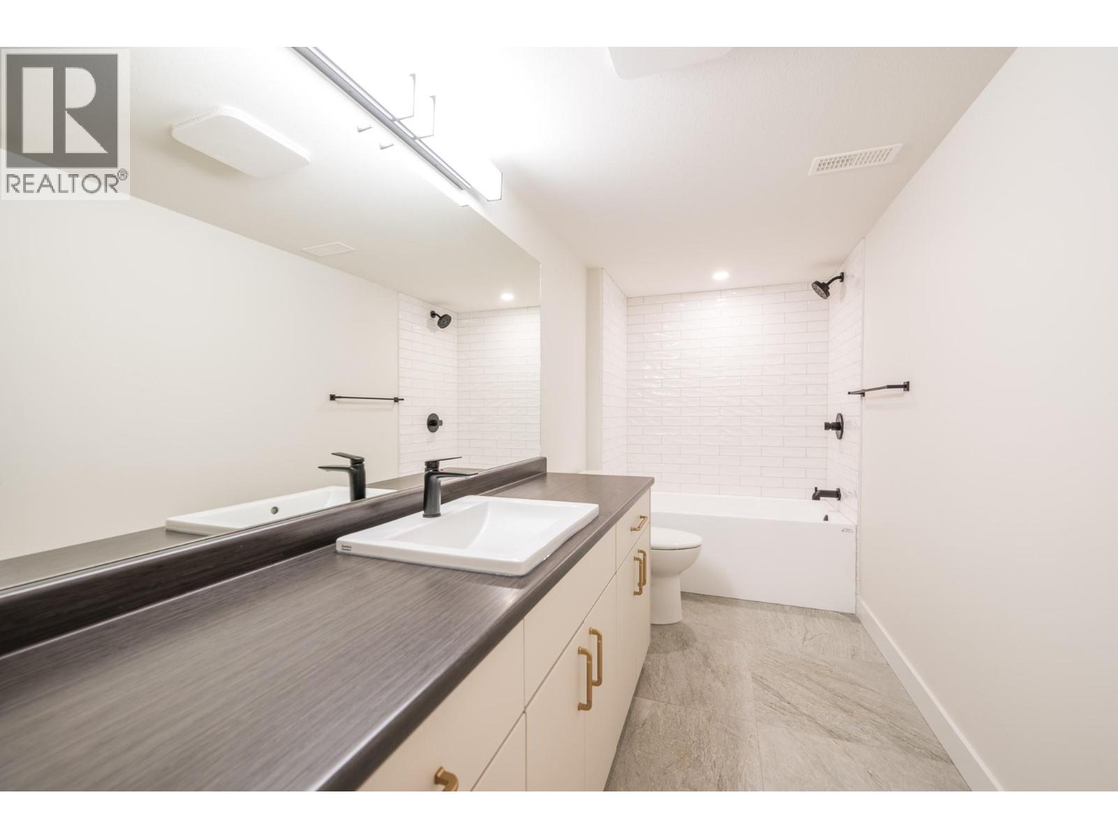 3228 Bank Road, Kamloops, British Columbia  V2B 6Z7 - Photo 21 - 10377415