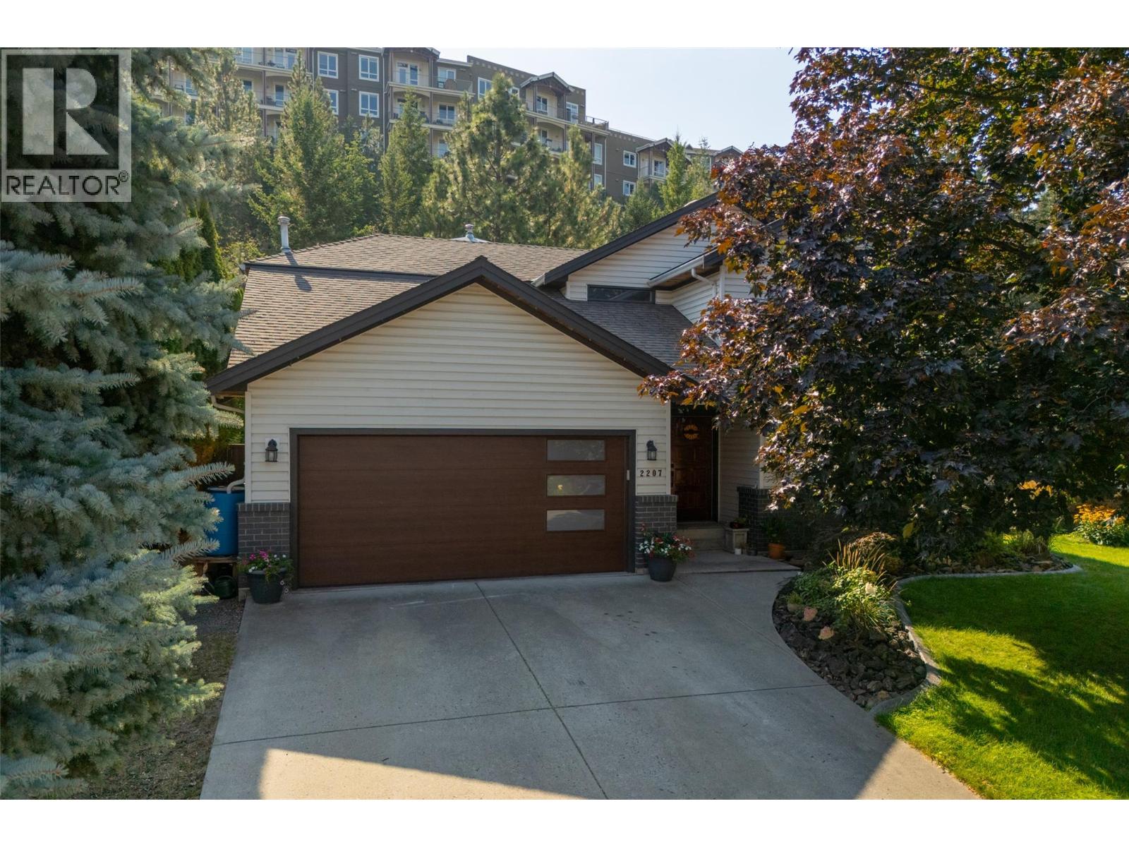 2207 Shannon Ridge Drive, West Kelowna, British Columbia  V4T 2L1 - Photo 39 - 10376877