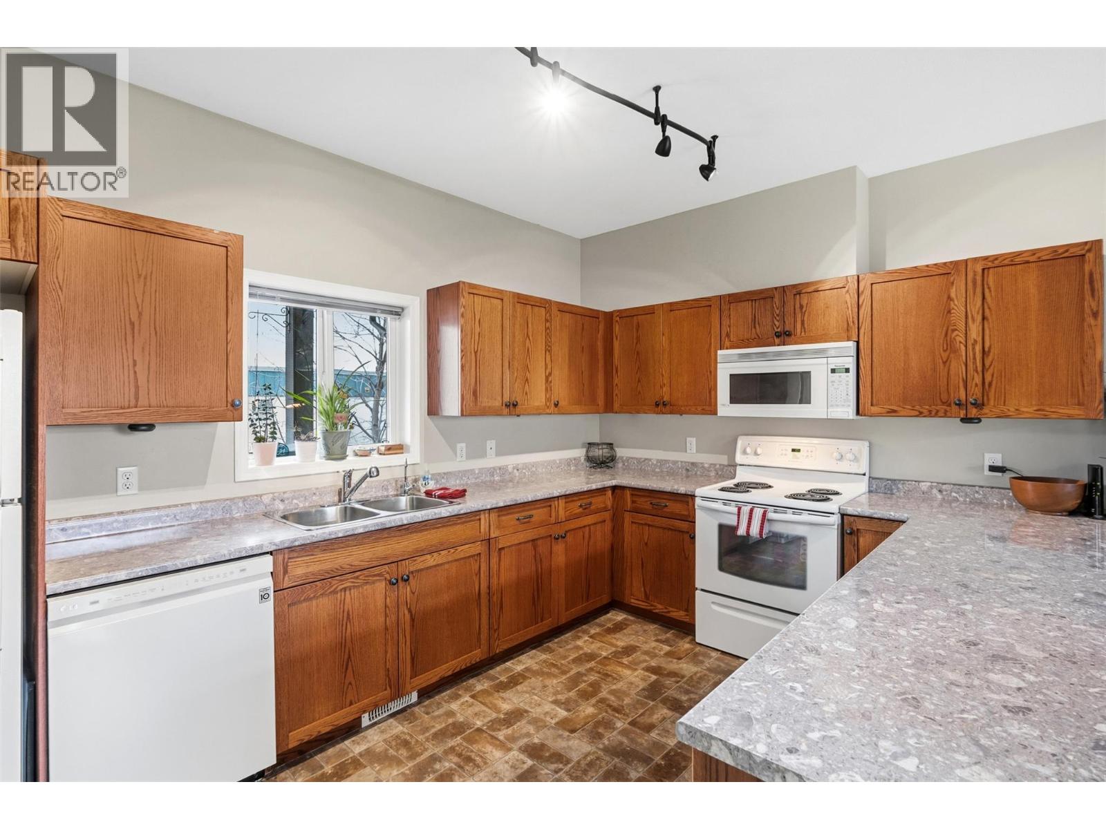 48 Galt Avenue Unit# 135, Penticton, British Columbia  V2A 9C3 - Photo 9 - 10377487