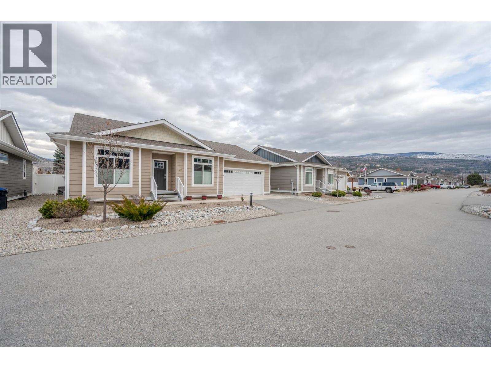 351 Warren Avenue W Unit# 24, Penticton, British Columbia  V2A 3N2 - Photo 3 - 10377483