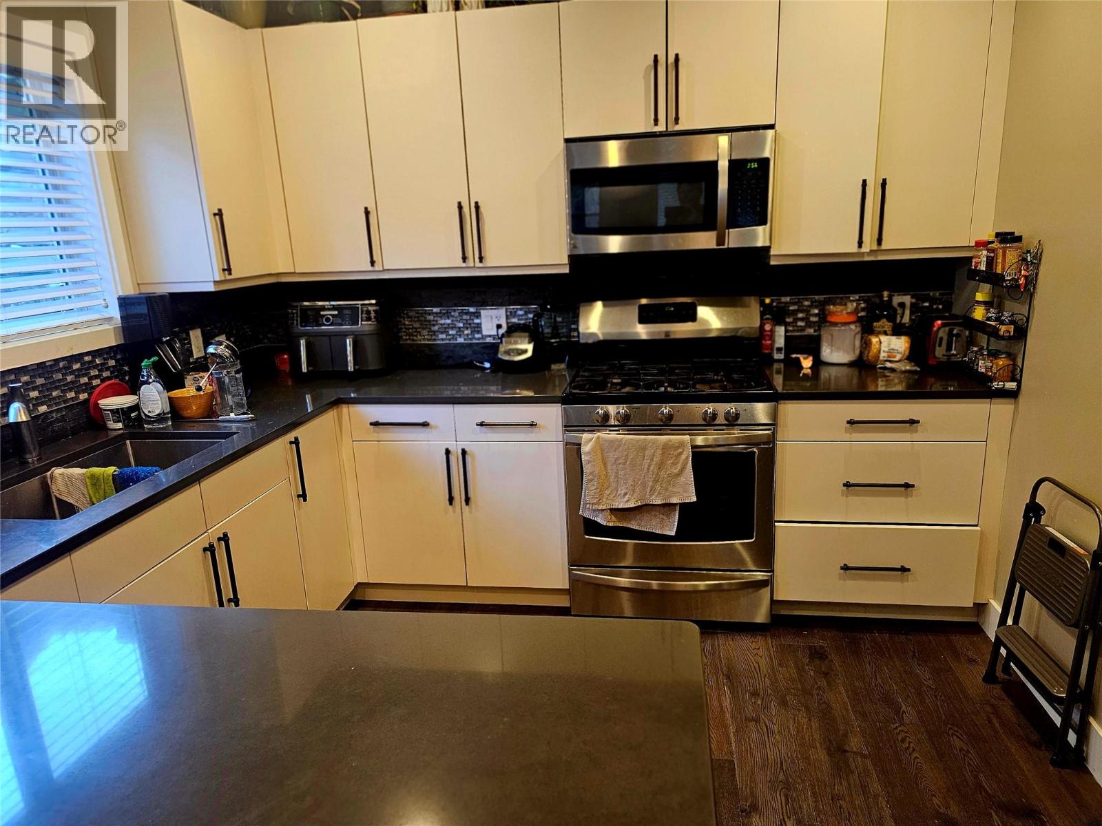 2410 Perrier Lane Unit# B, Nelson, British Columbia  V1L 7C3 - Photo 3 - 10377420