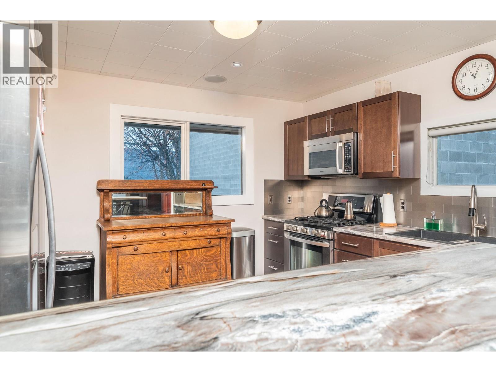 2808 45 Avenue, Vernon, British Columbia  V1T 3N4 - Photo 9 - 10376997