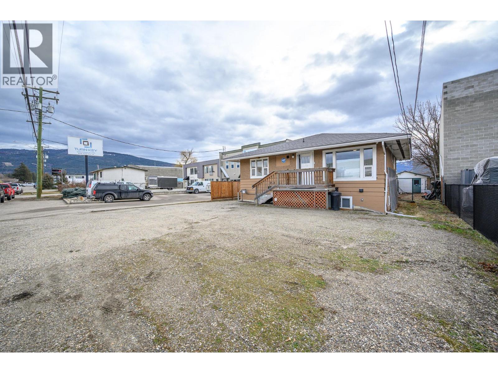 2808 45 Avenue, Vernon, British Columbia  V1T 3N4 - Photo 2 - 10376853