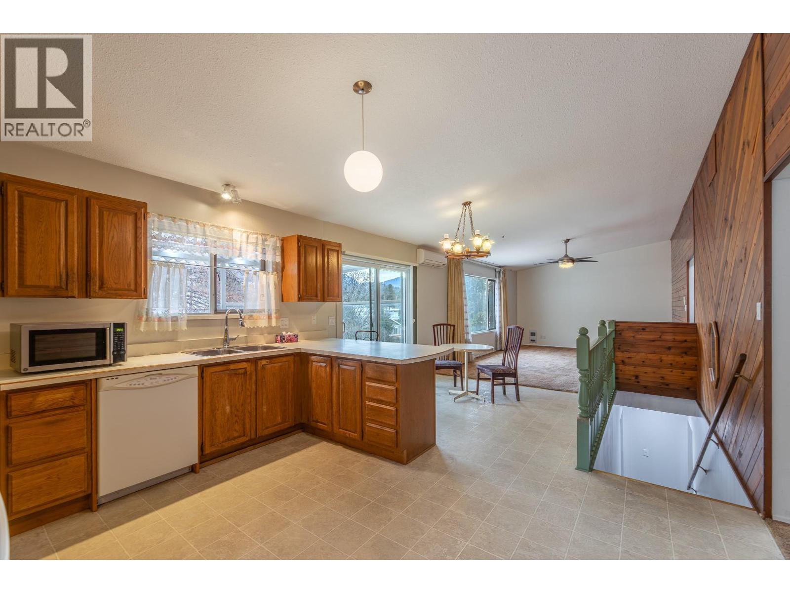 4465 Mallory Crescent, Okanagan Falls, British Columbia  V0H 1R1 - Photo 6 - 10376697