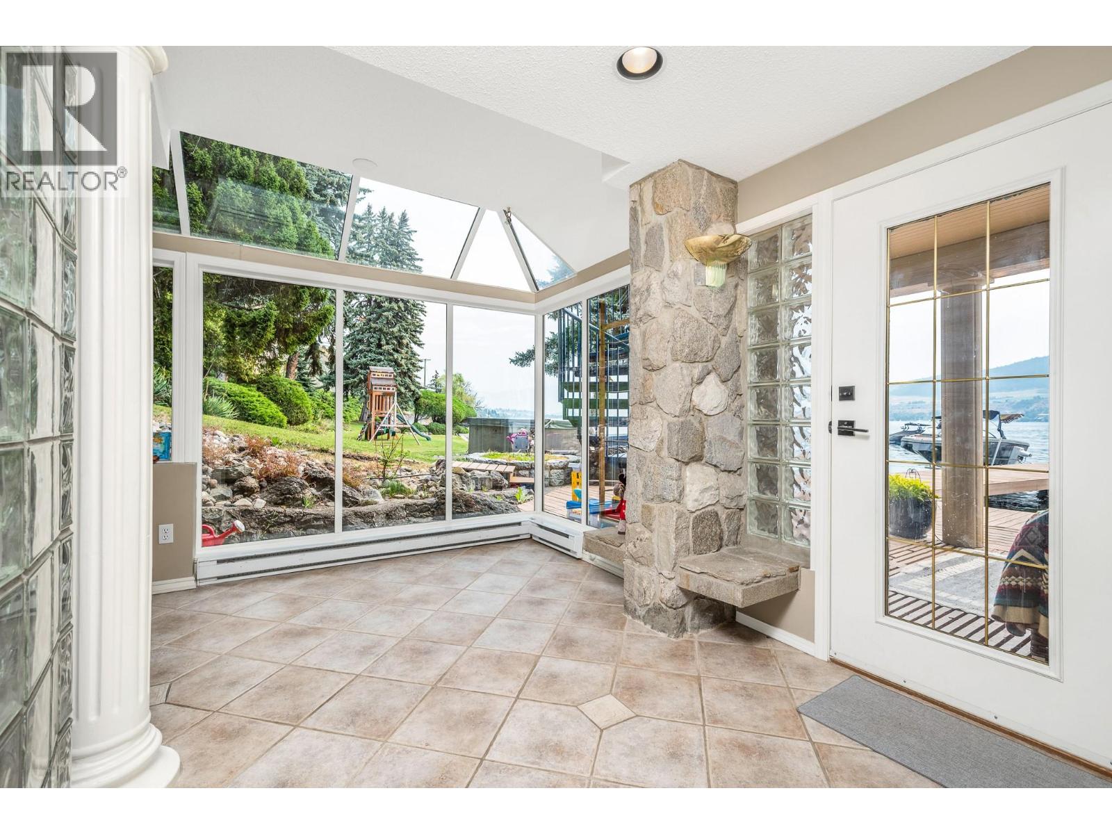 8180 Tronson Road, Vernon, British Columbia  V1H 1C8 - Photo 37 - 10376203