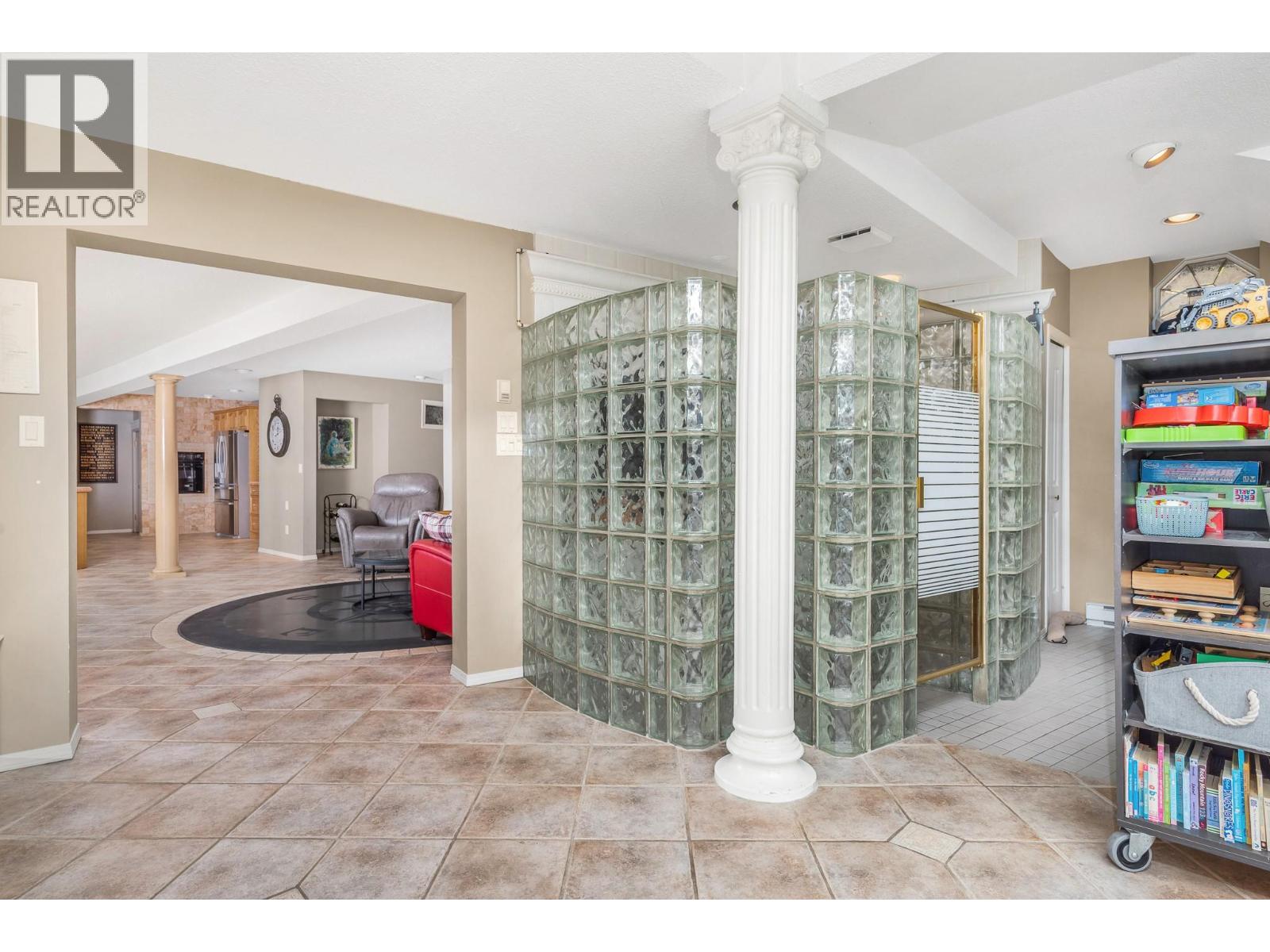 8180 Tronson Road, Vernon, British Columbia  V1H 1C8 - Photo 38 - 10376203