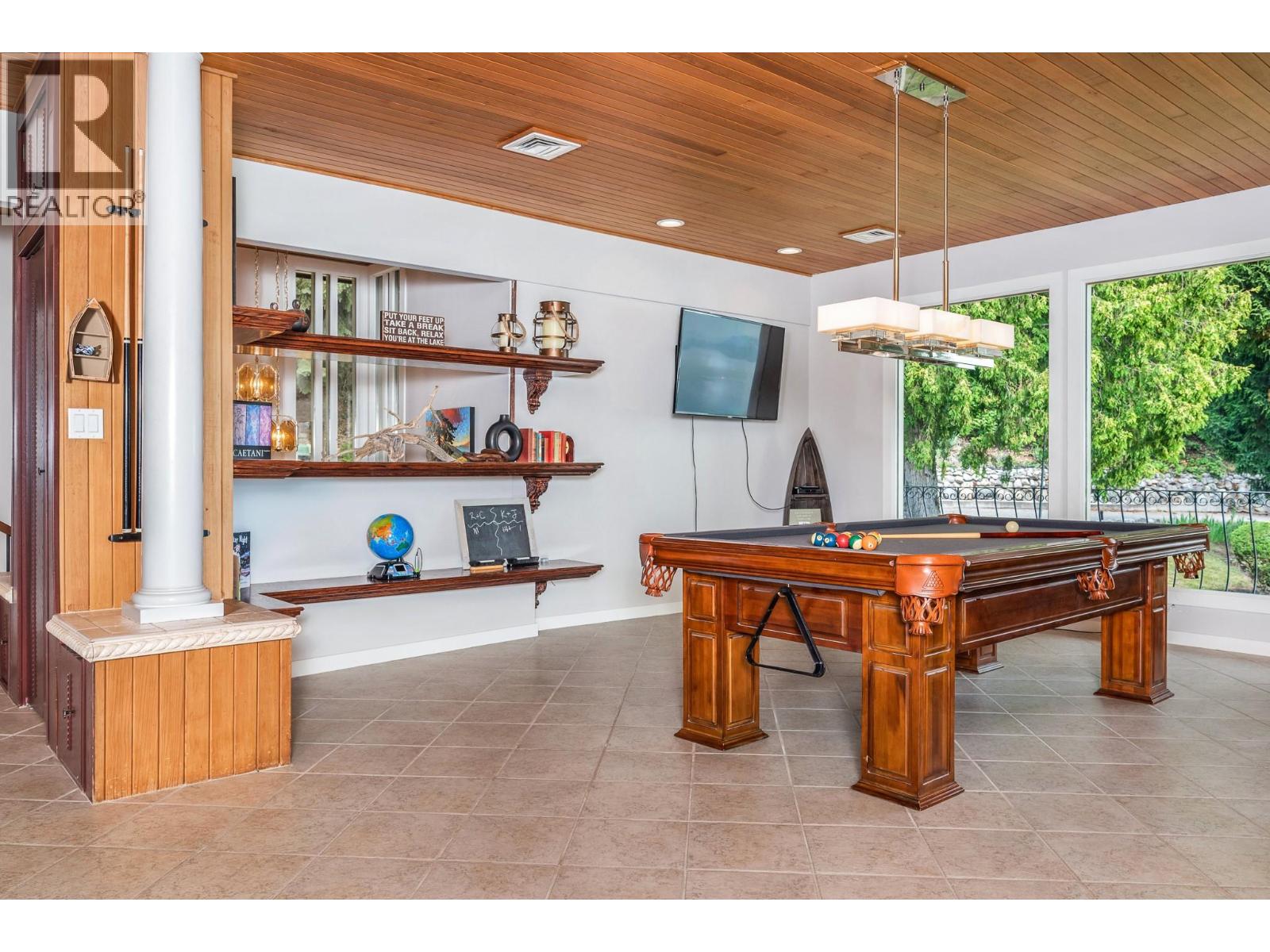 8180 Tronson Road, Vernon, British Columbia  V1H 1C8 - Photo 5 - 10376203