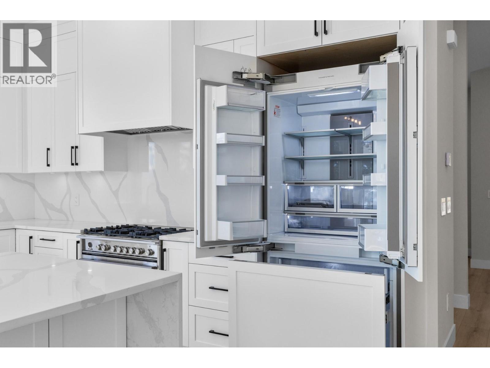 6052 Gerrie Road, Peachland, British Columbia  V0H 1X4 - Photo 5 - 10377357