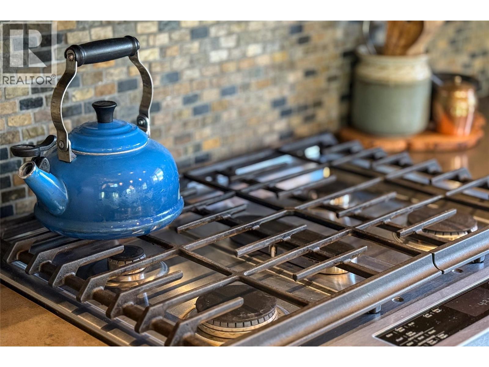 2550 Kettleston Road, Golden, British Columbia  V0A 1H1 - Photo 10 - 10377527