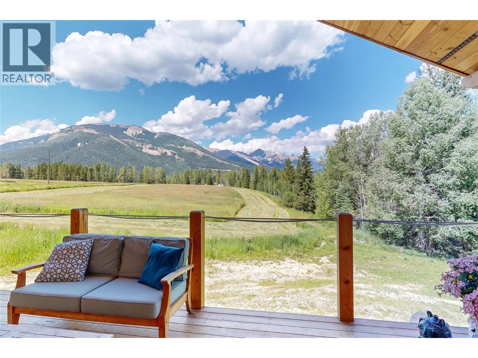 2550 Kettleston Road, Golden, British Columbia  V0A 1H1 - Photo 12 - 10377527