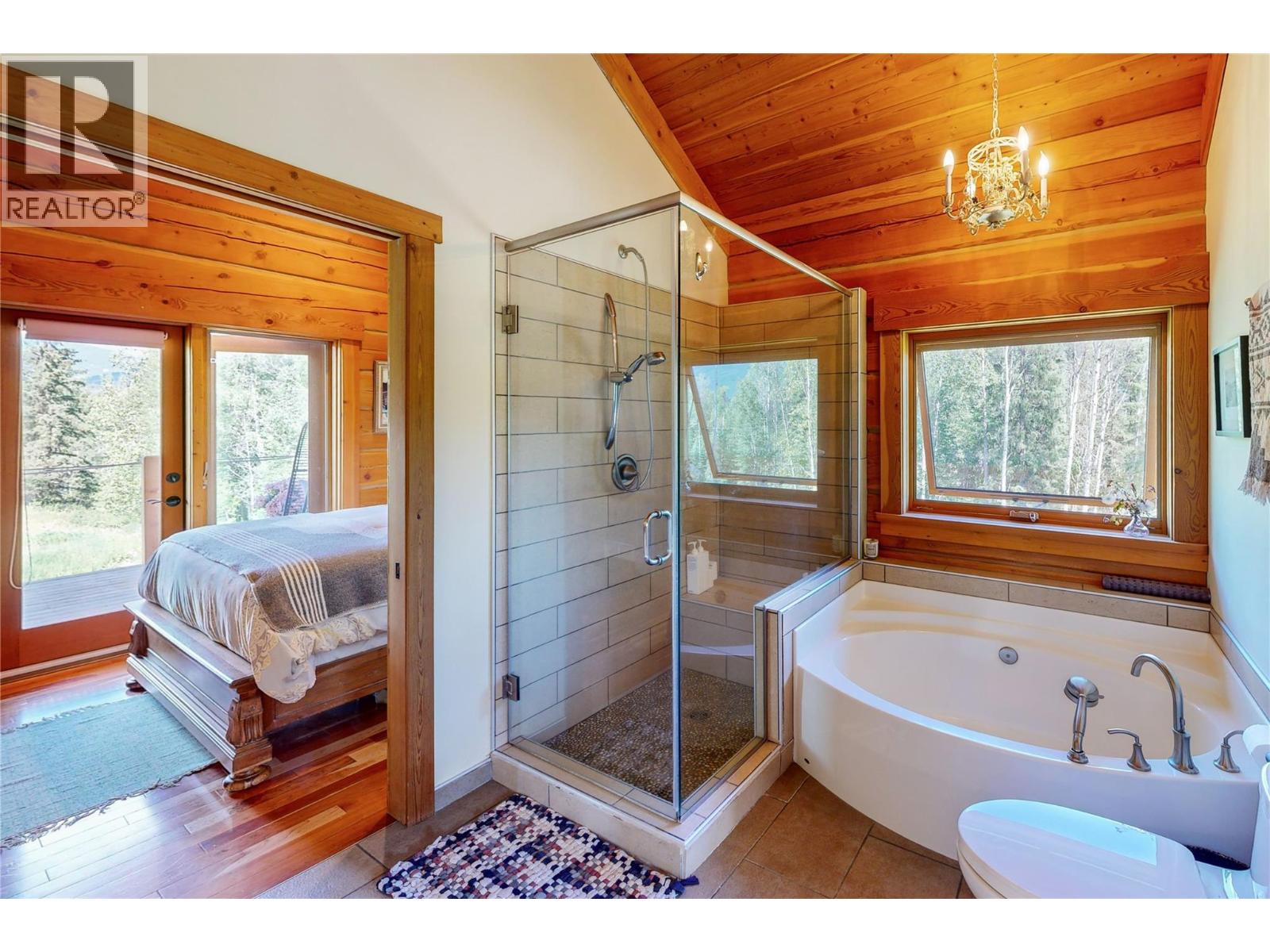 2550 Kettleston Road, Golden, British Columbia  V0A 1H1 - Photo 23 - 10377527