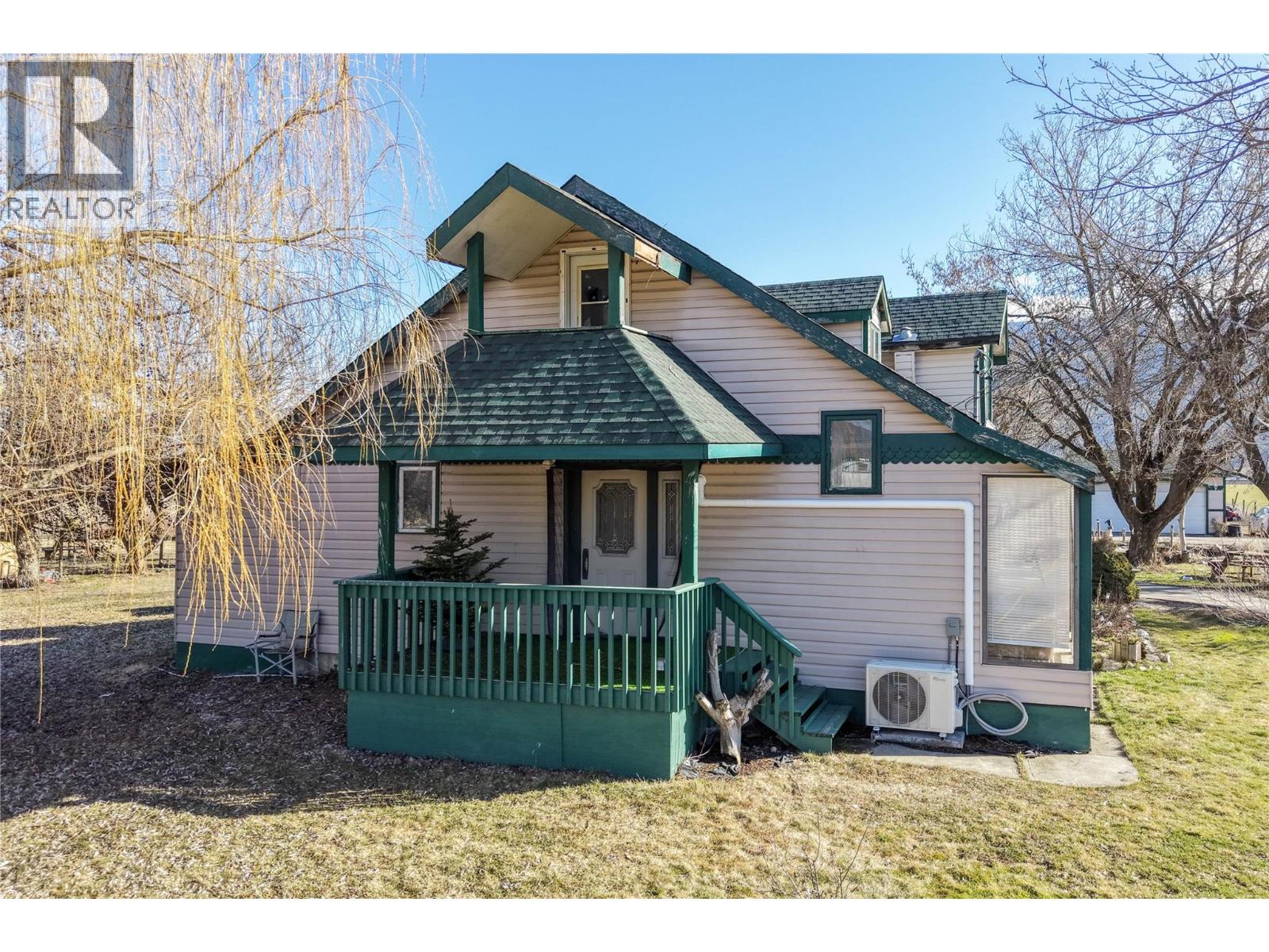 1978 Pleasant Valley Road, Spallumcheen, British Columbia  V4Y 0T7 - Photo 1 - 10376530