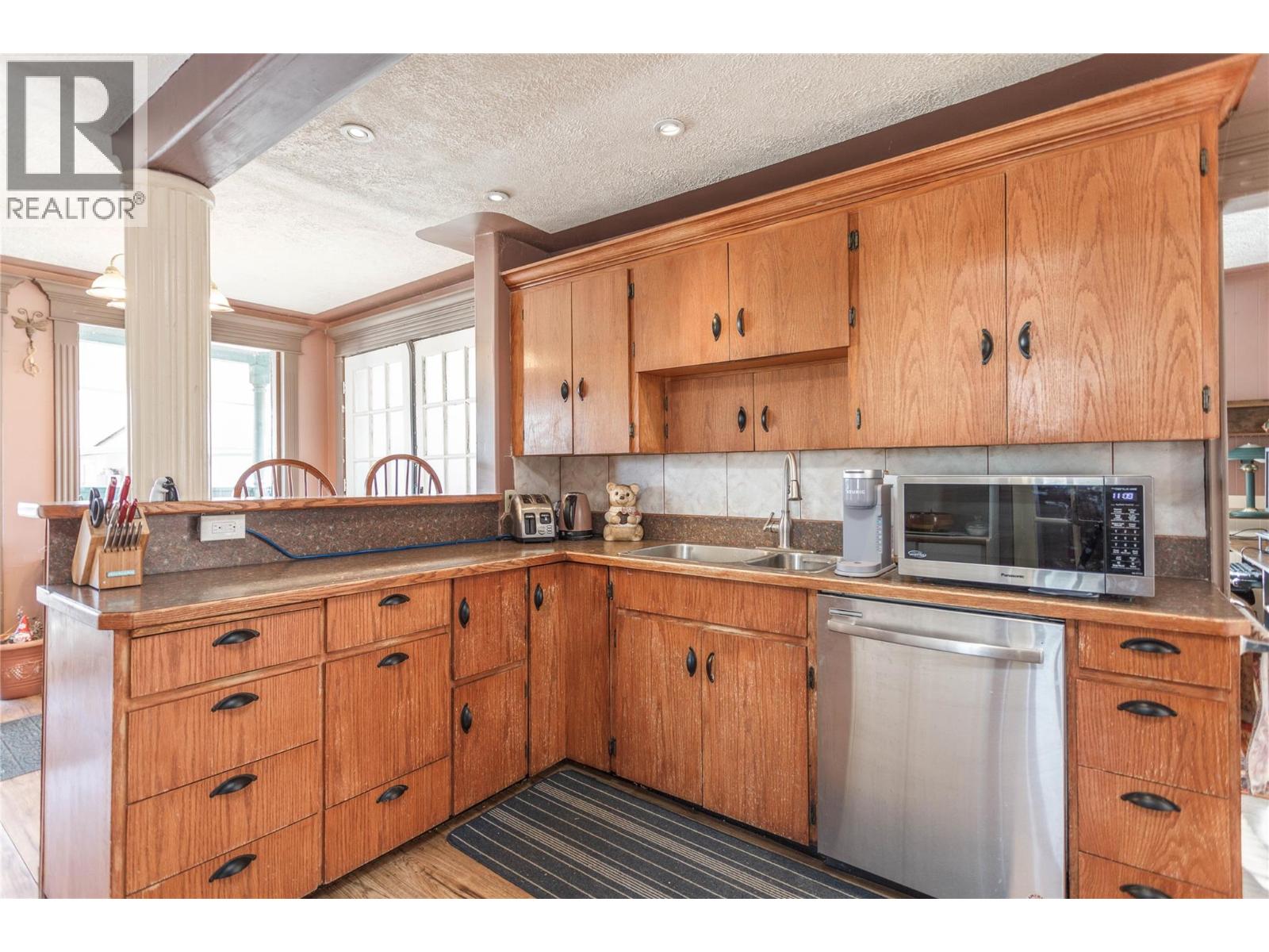 1978 Pleasant Valley Road, Spallumcheen, British Columbia  V4Y 0T7 - Photo 10 - 10376530