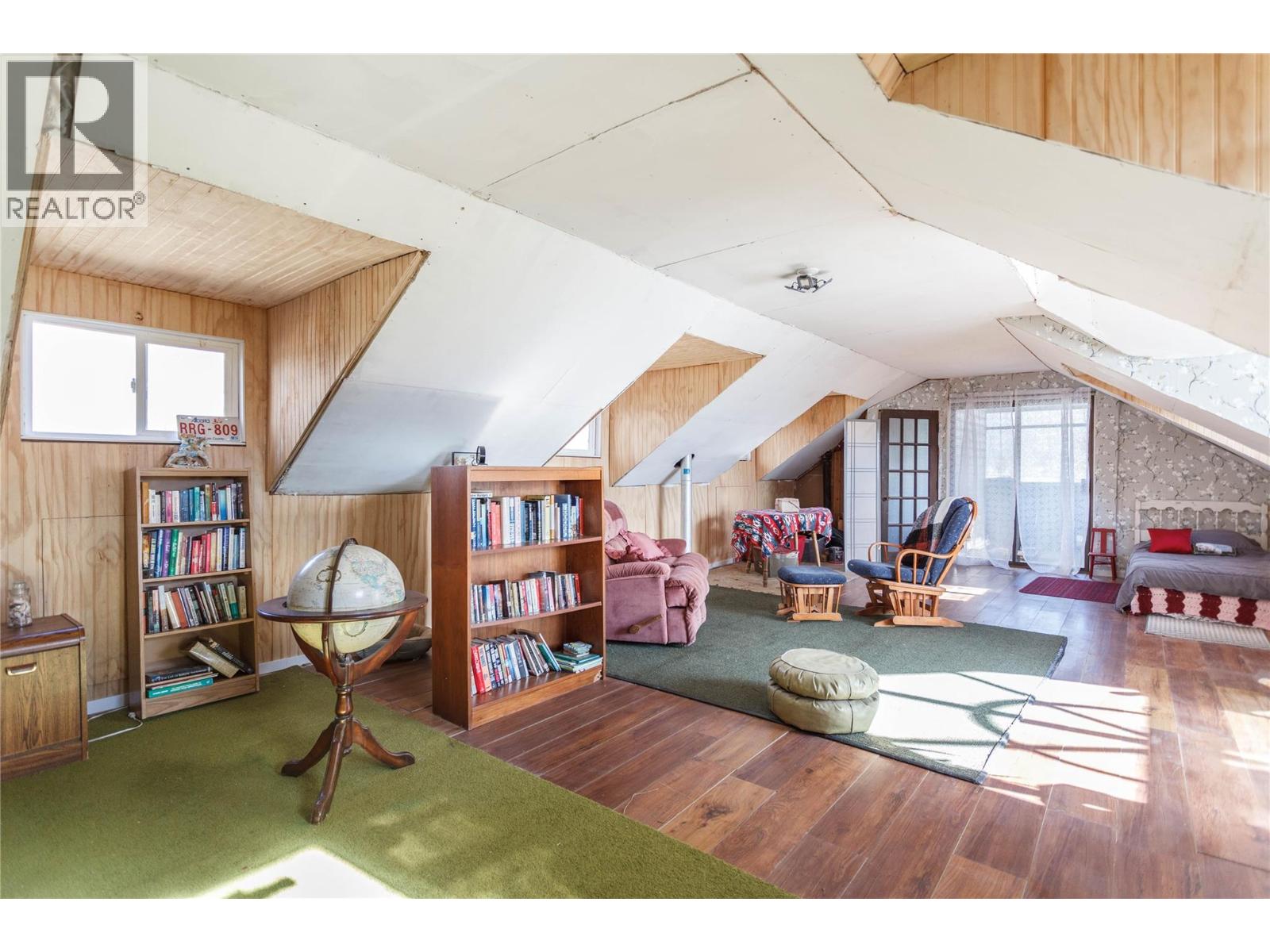 1978 Pleasant Valley Road, Spallumcheen, British Columbia  V4Y 0T7 - Photo 25 - 10376530