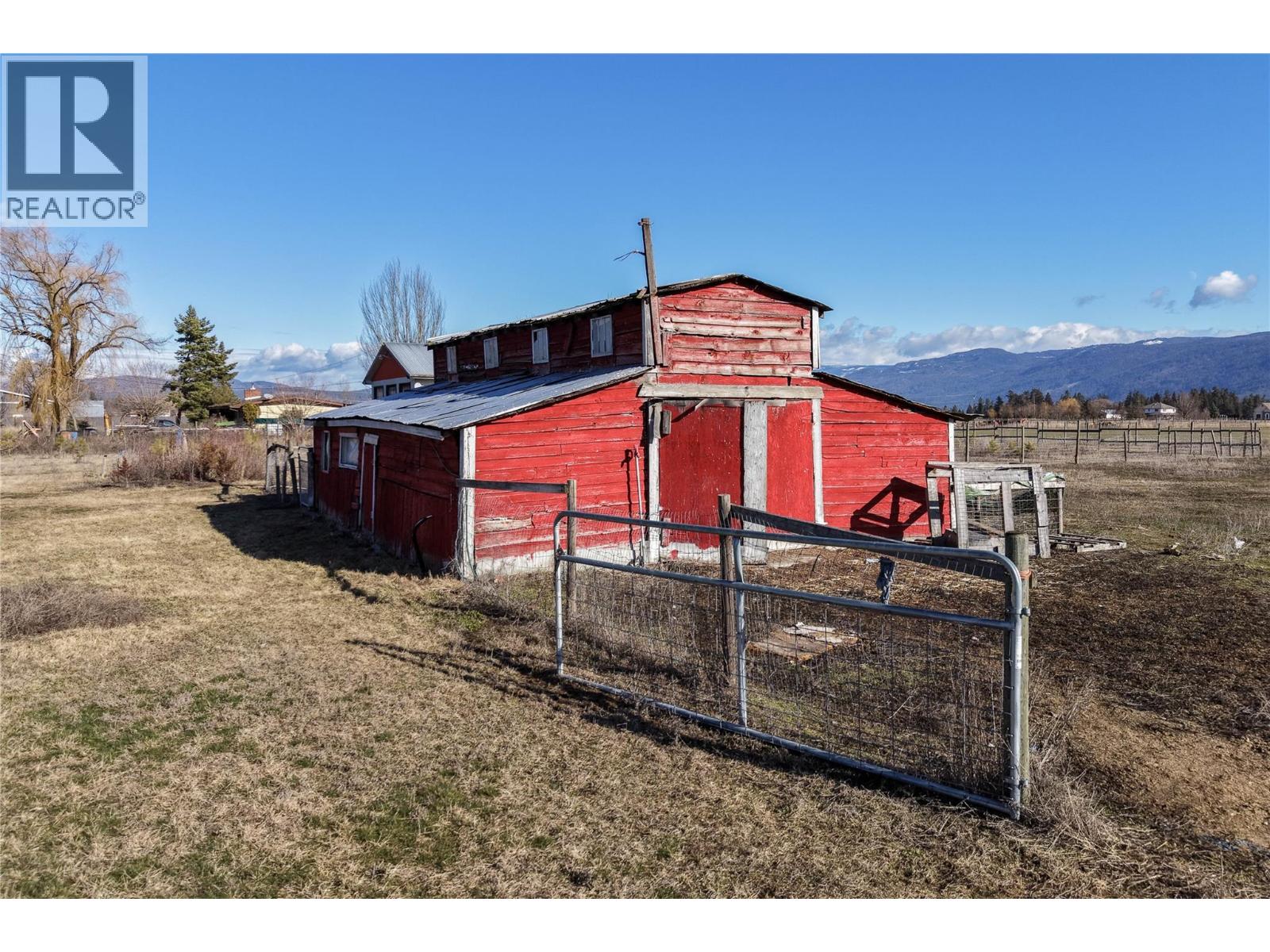 1978 Pleasant Valley Road, Spallumcheen, British Columbia  V4Y 0T7 - Photo 31 - 10376530