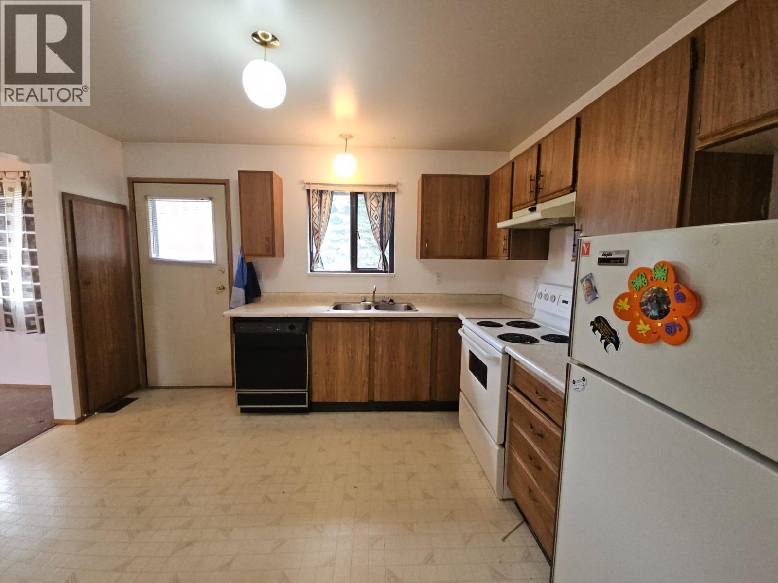 323 Cottonwood Avenue, Tumbler Ridge, British Columbia  V0C 2W0 - Photo 13 - 10377599