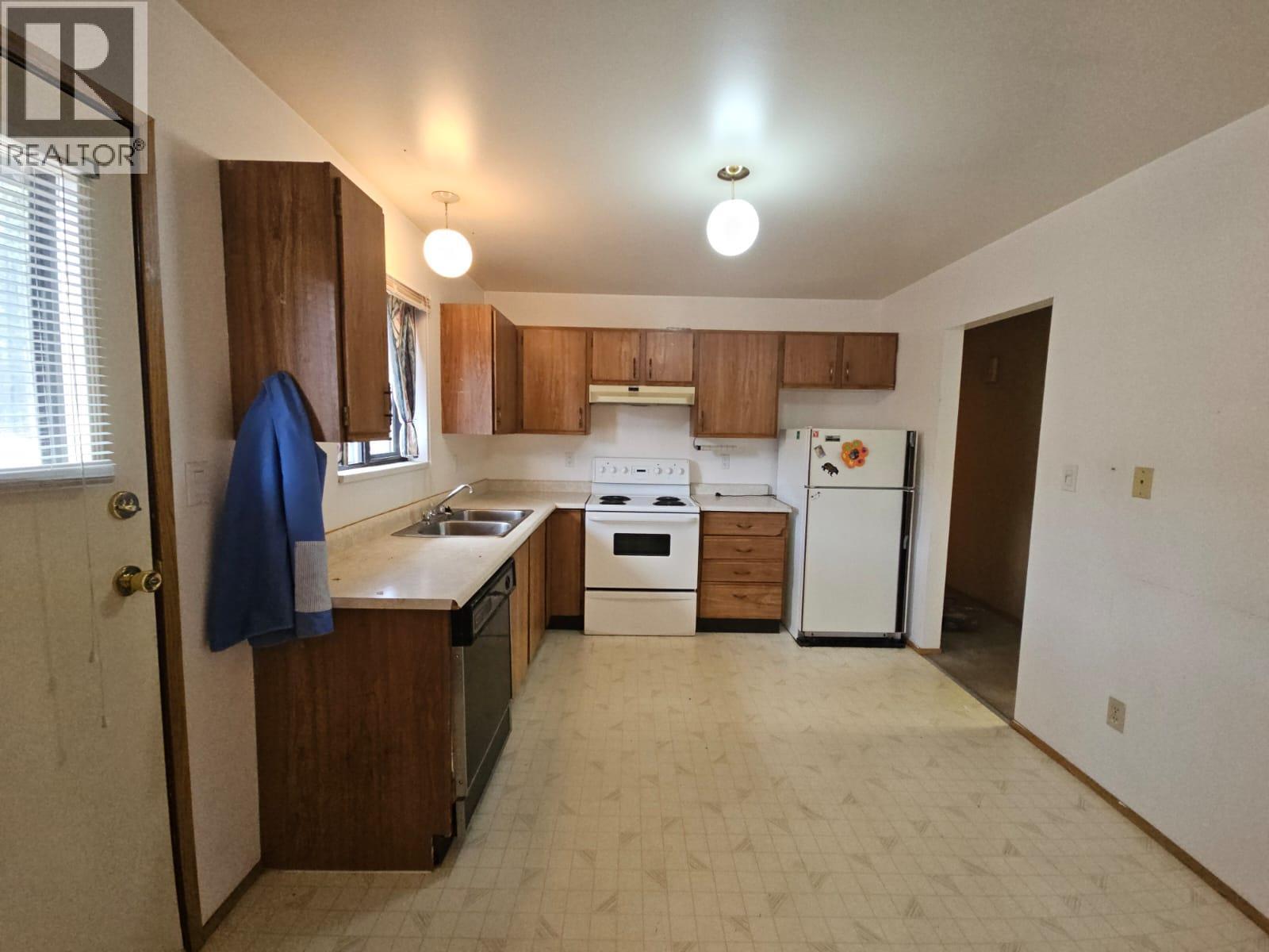 323 Cottonwood Avenue, Tumbler Ridge, British Columbia  V0C 2W0 - Photo 14 - 10377599