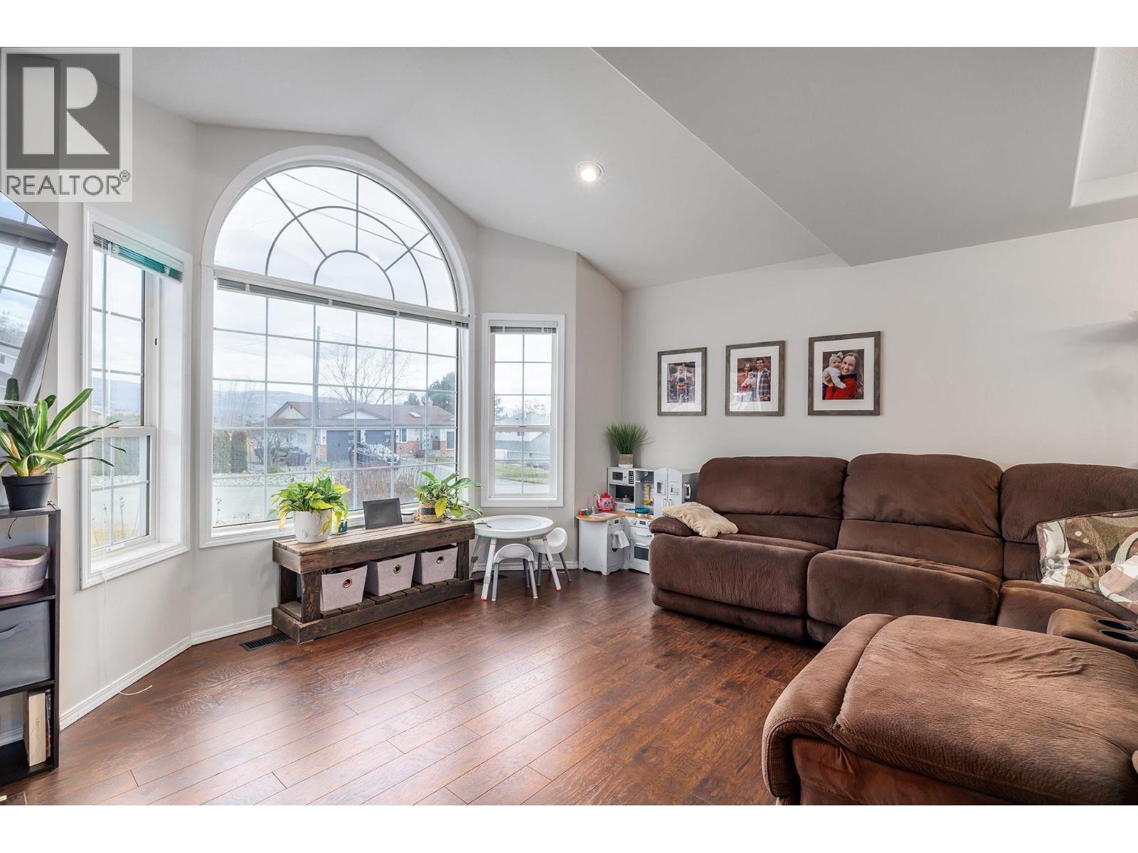 5080 Scotty Creek Road, Kelowna, British Columbia  V1X 6T9 - Photo 2 - 10377206