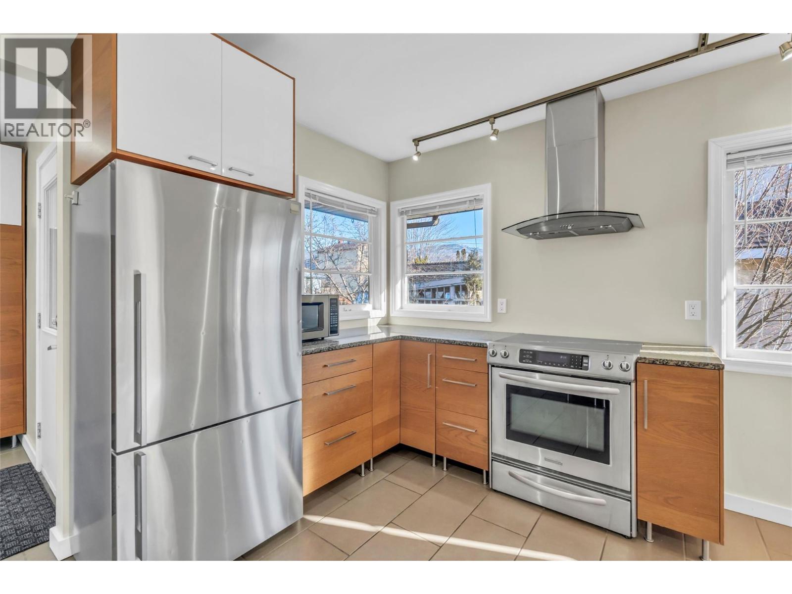 566 Van Horne Street, Penticton, British Columbia  V2A 4K8 - Photo 14 - 10377174