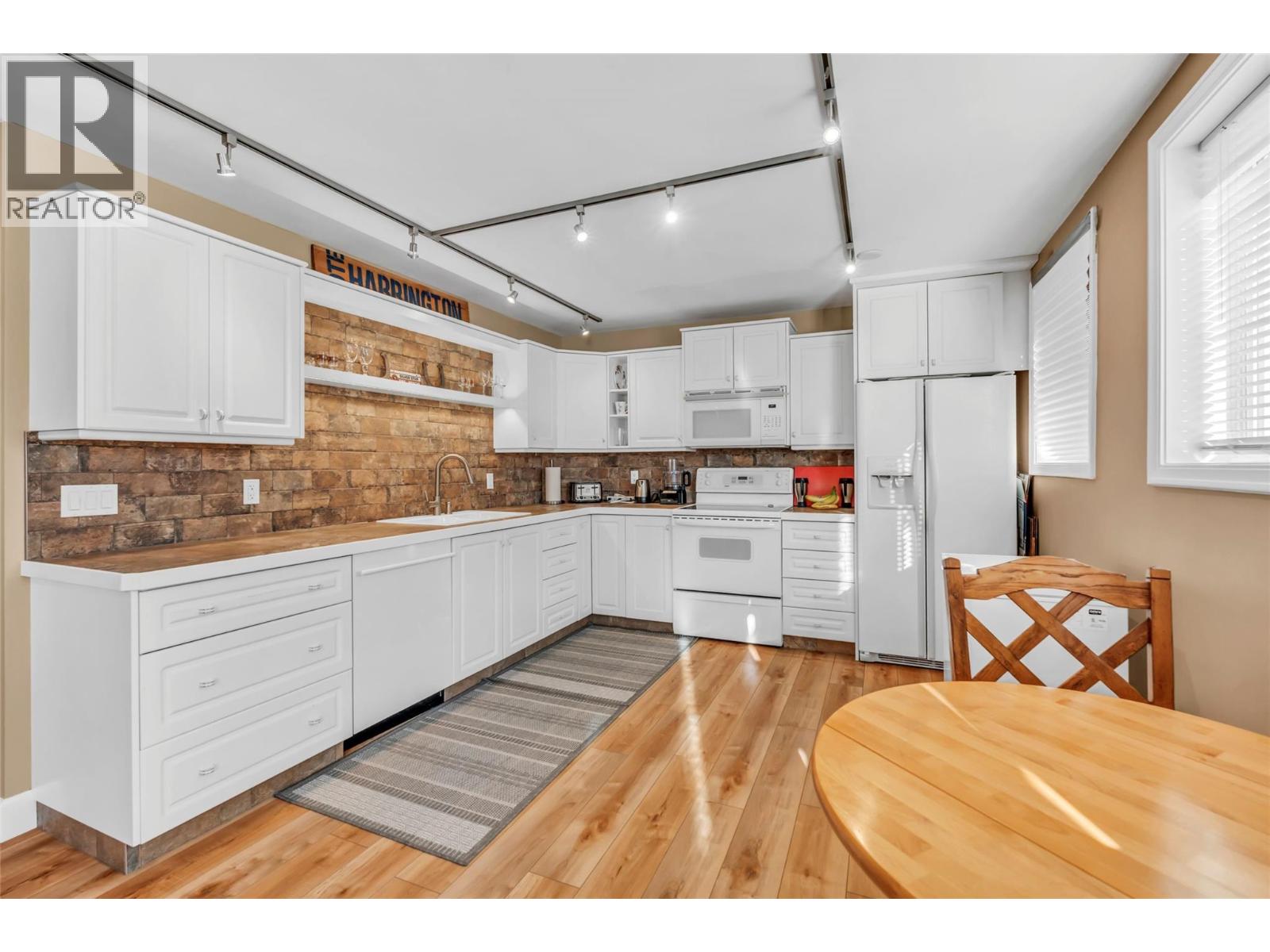 566 Van Horne Street, Penticton, British Columbia  V2A 4K8 - Photo 30 - 10377174