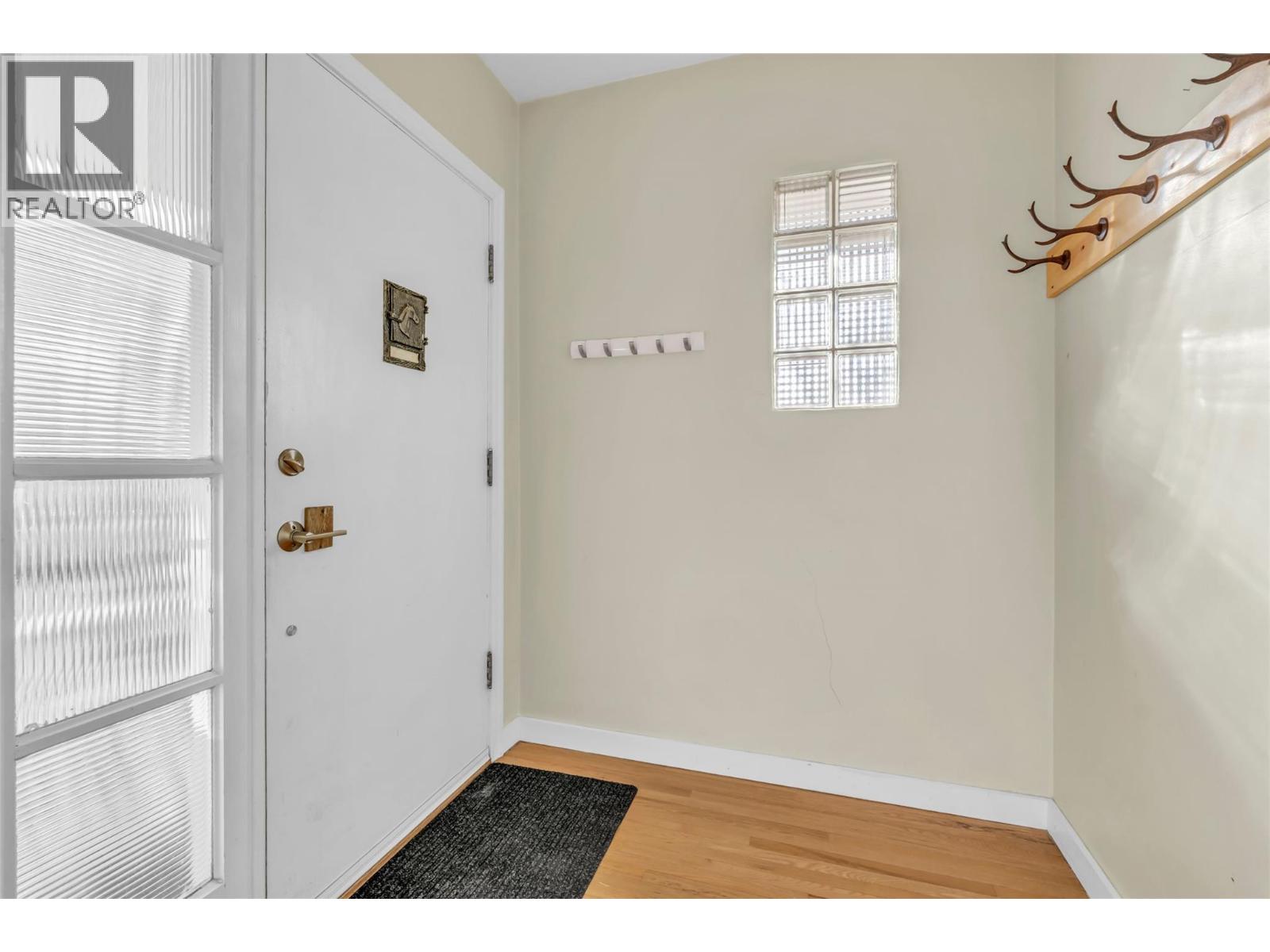 566 Van Horne Street, Penticton, British Columbia  V2A 4K8 - Photo 7 - 10377174