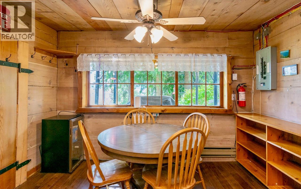 2989 Squilax-Anglemont Road, Lee Creek, British Columbia  V0E 1M4 - Photo 25 - 10375503