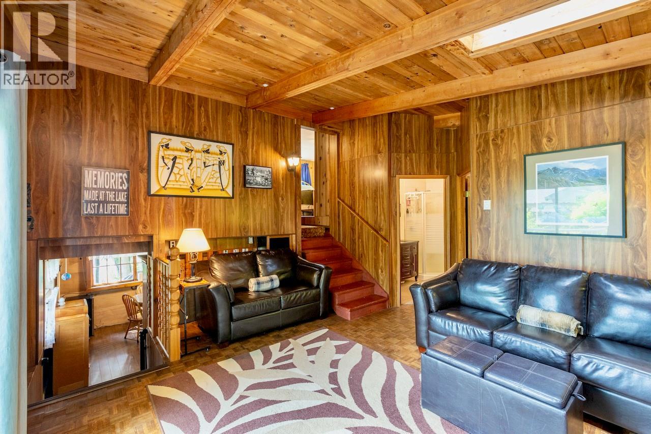 2989 Squilax-Anglemont Road, Lee Creek, British Columbia  V0E 1M4 - Photo 26 - 10375503