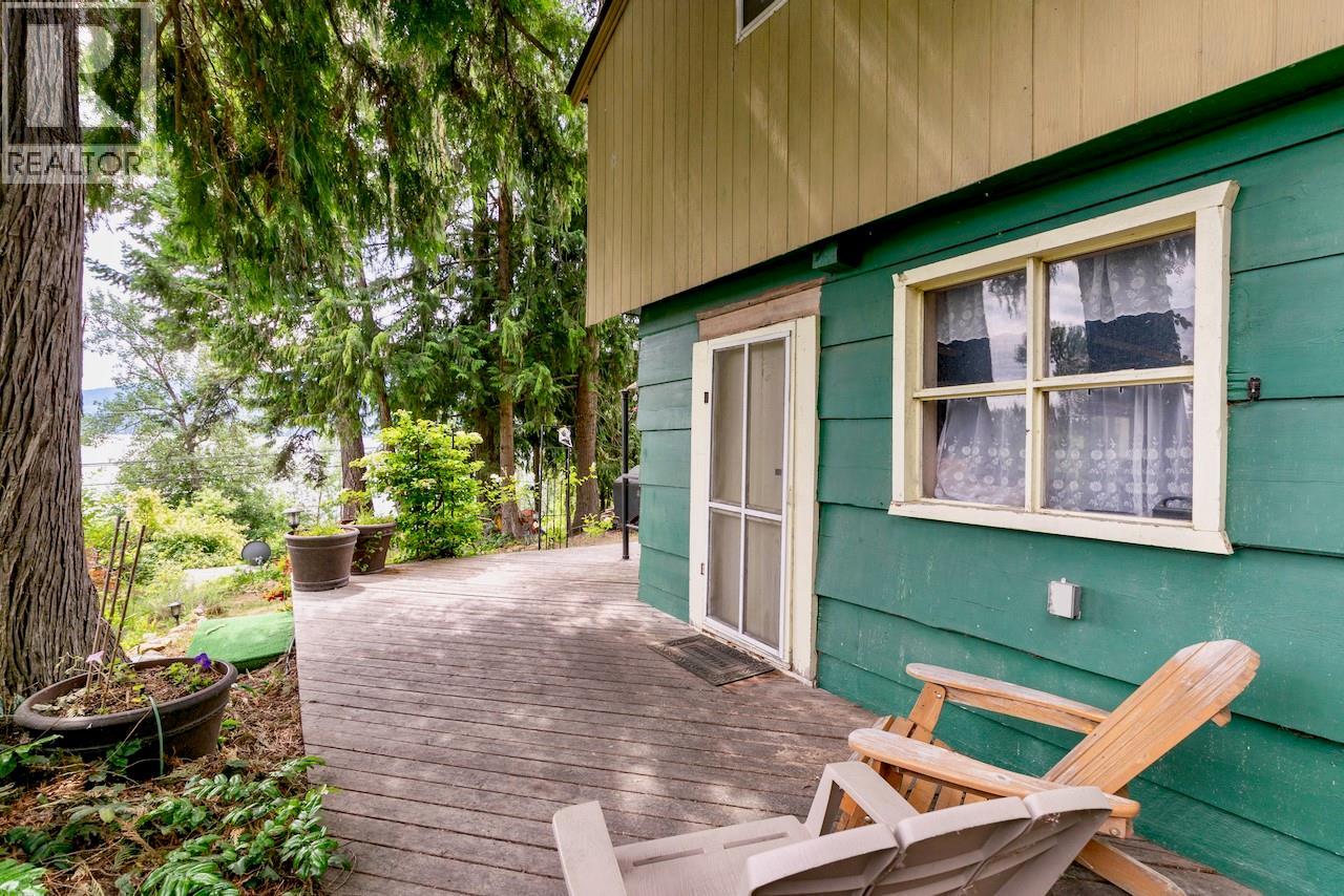 2989 Squilax-Anglemont Road, Lee Creek, British Columbia  V0E 1M4 - Photo 38 - 10375503