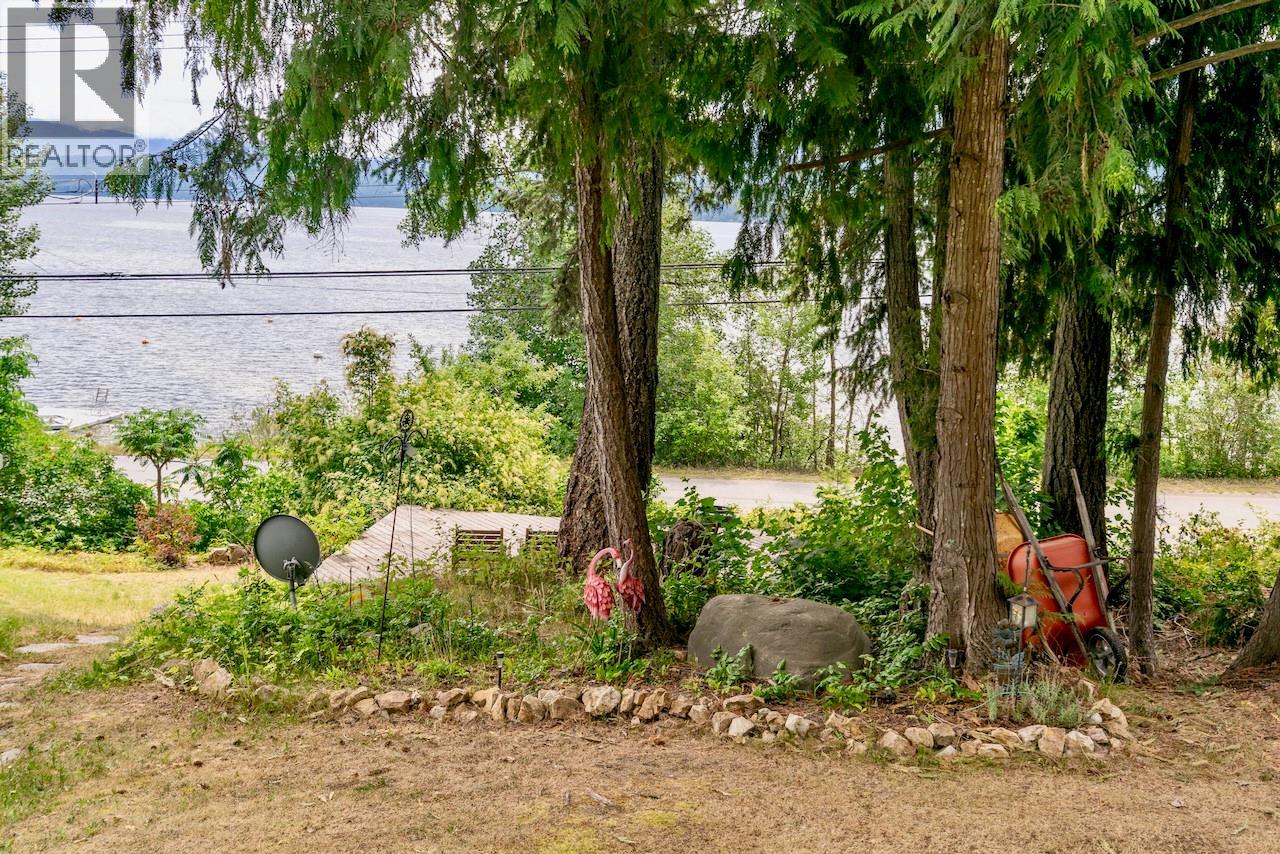 2989 Squilax-Anglemont Road, Lee Creek, British Columbia  V0E 1M4 - Photo 39 - 10375503