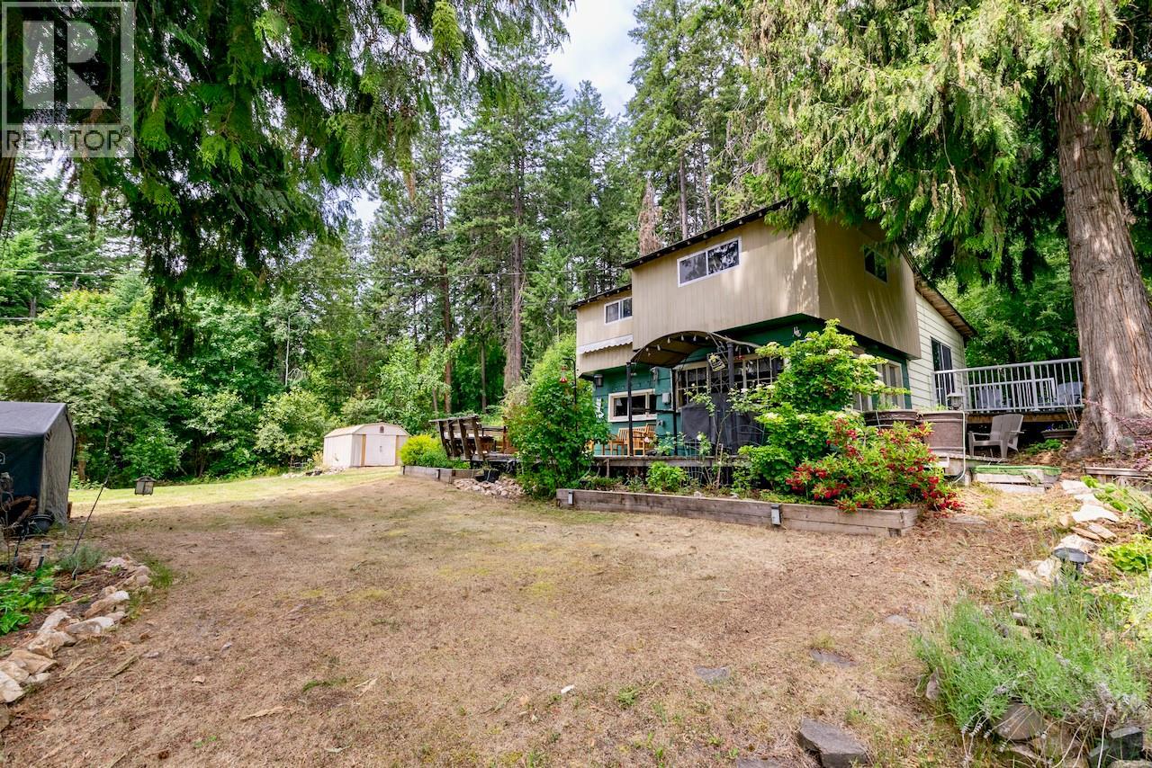 2989 Squilax-Anglemont Road, Lee Creek, British Columbia  V0E 1M4 - Photo 42 - 10375503