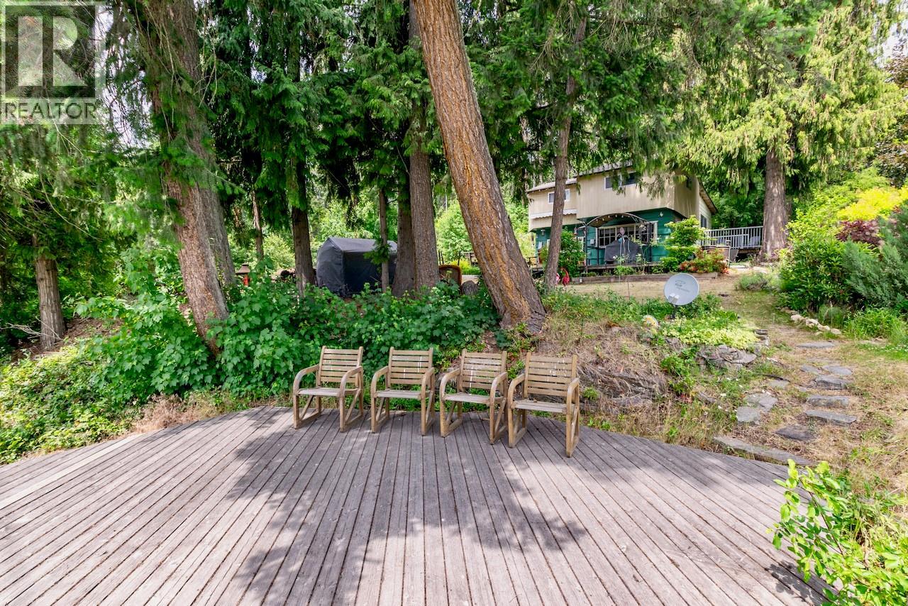 2989 Squilax-Anglemont Road, Lee Creek, British Columbia  V0E 1M4 - Photo 44 - 10375503